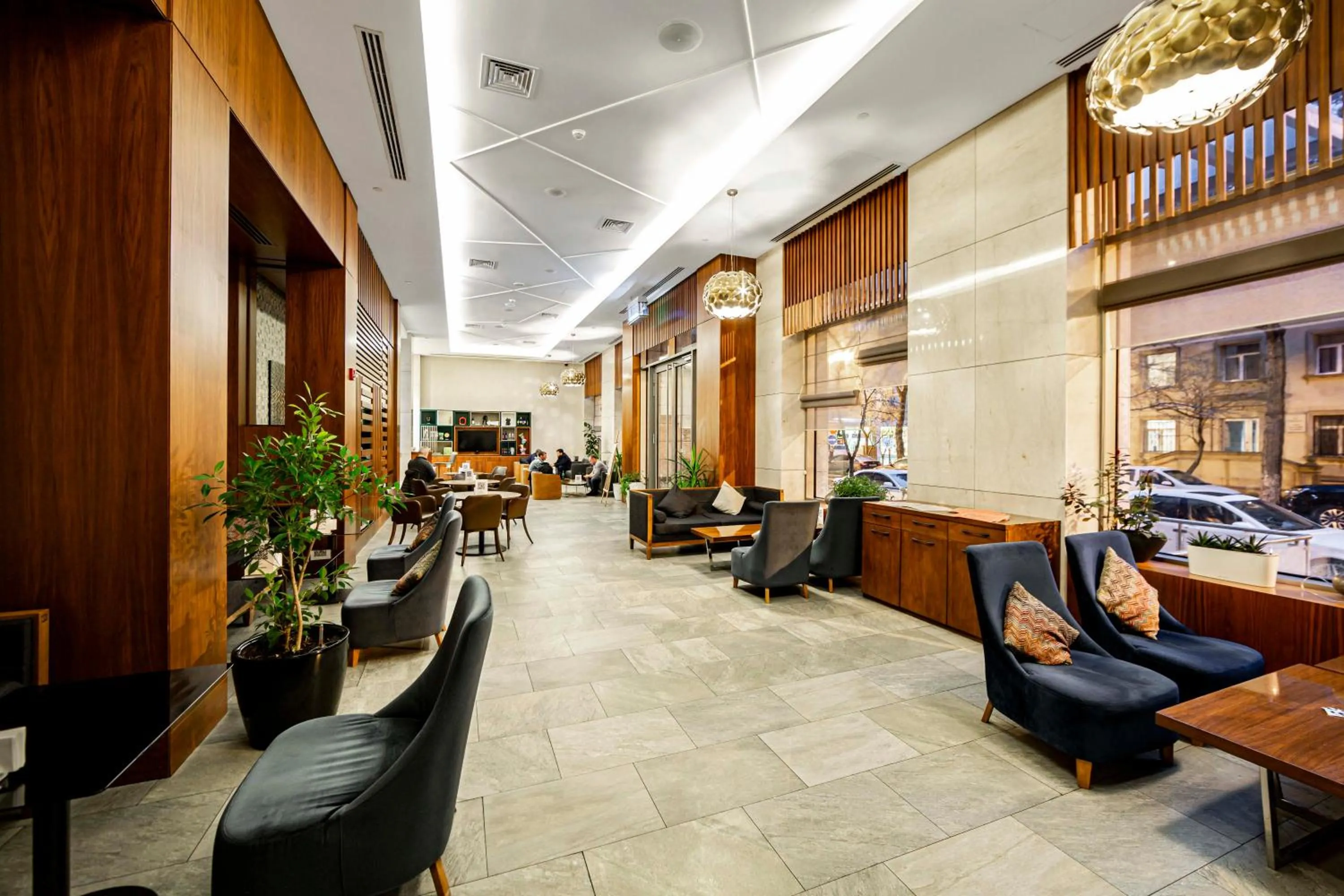 Lounge or bar in Holiday Inn Baku by IHG