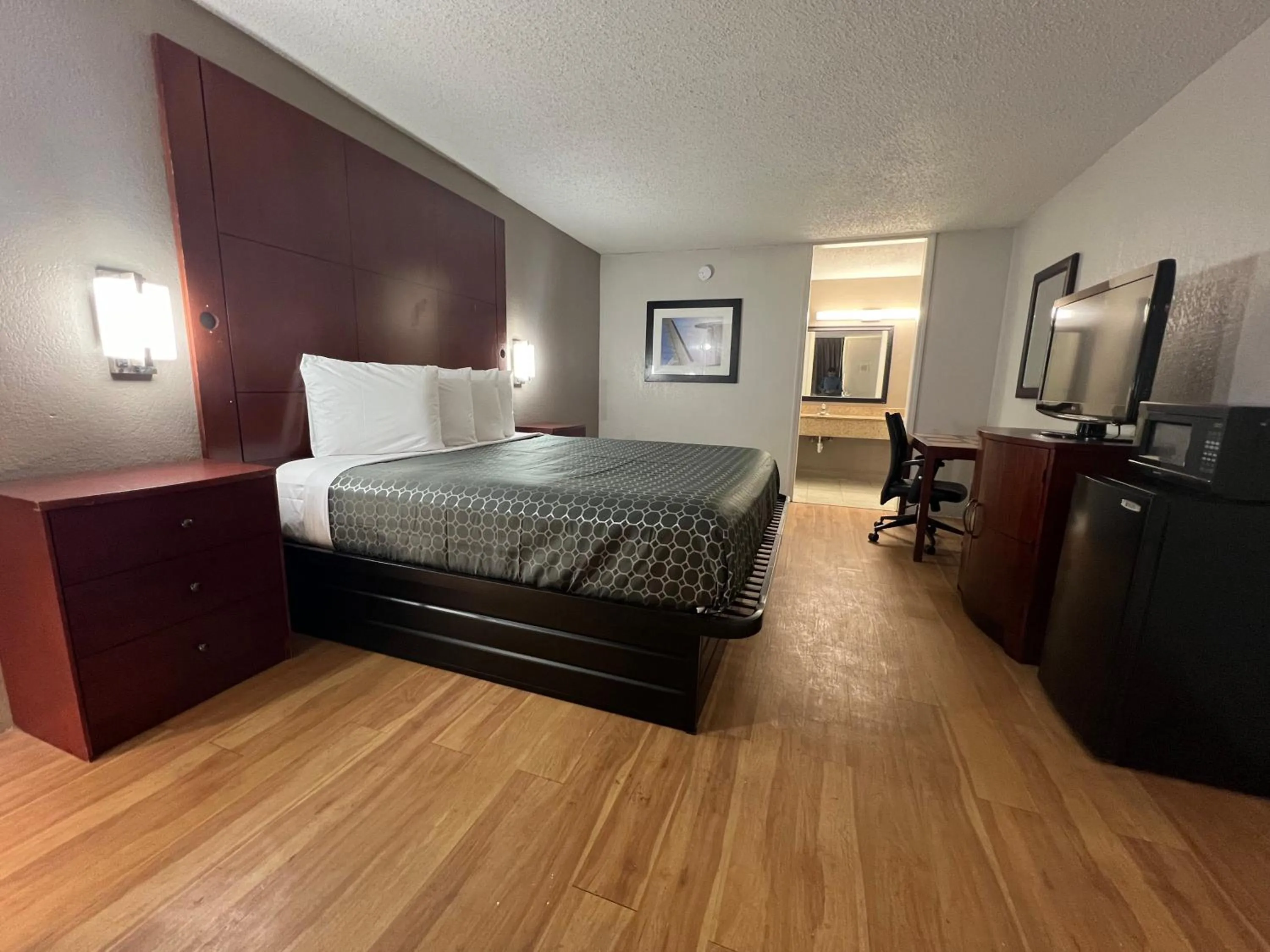 Bedroom, Bed in Budgetel Inn - Phenix City