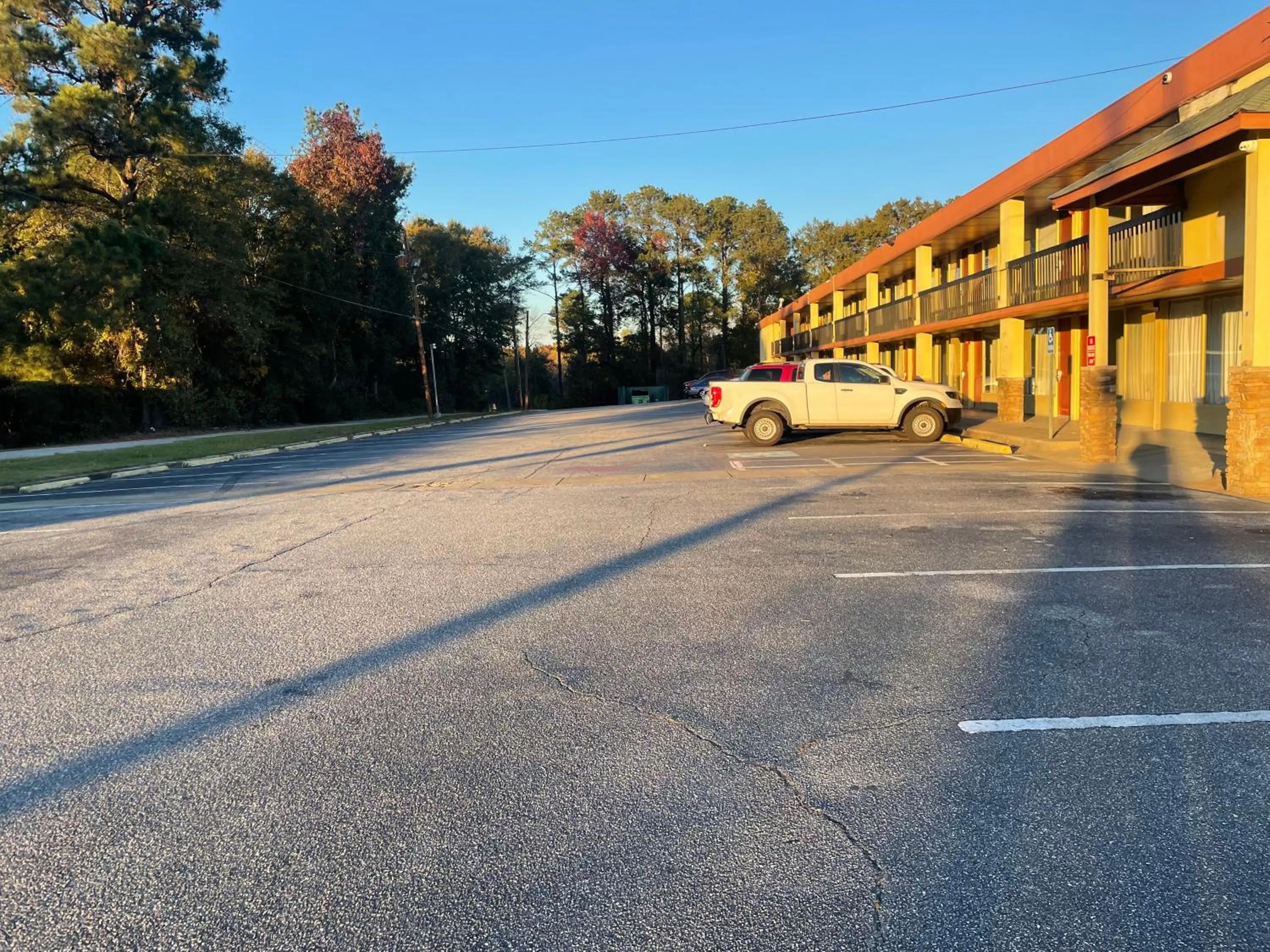Parking in Budgetel Inn - Phenix City