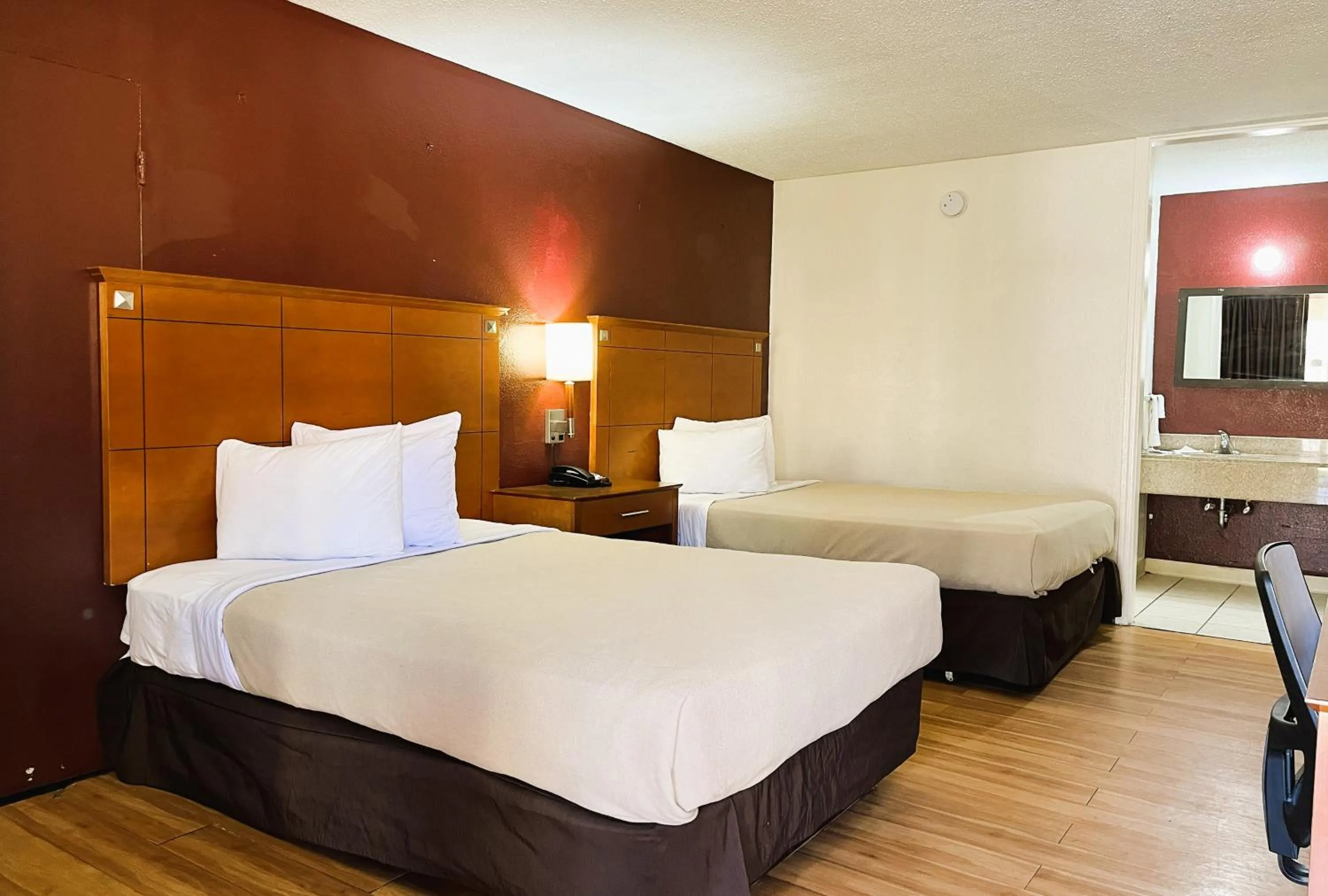 Bed in Budgetel Inn - Phenix City