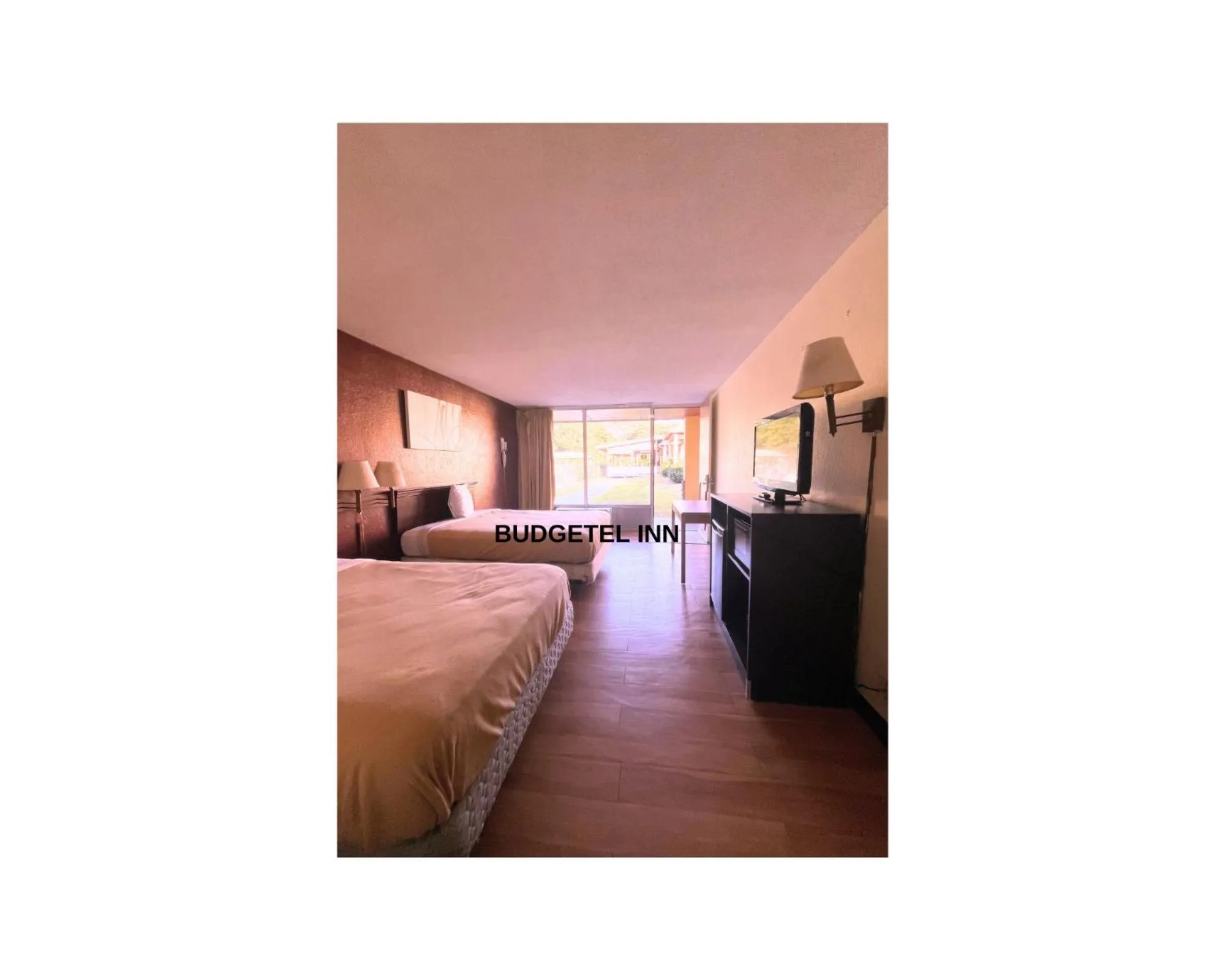 Bed in Budgetel Inn - Phenix City