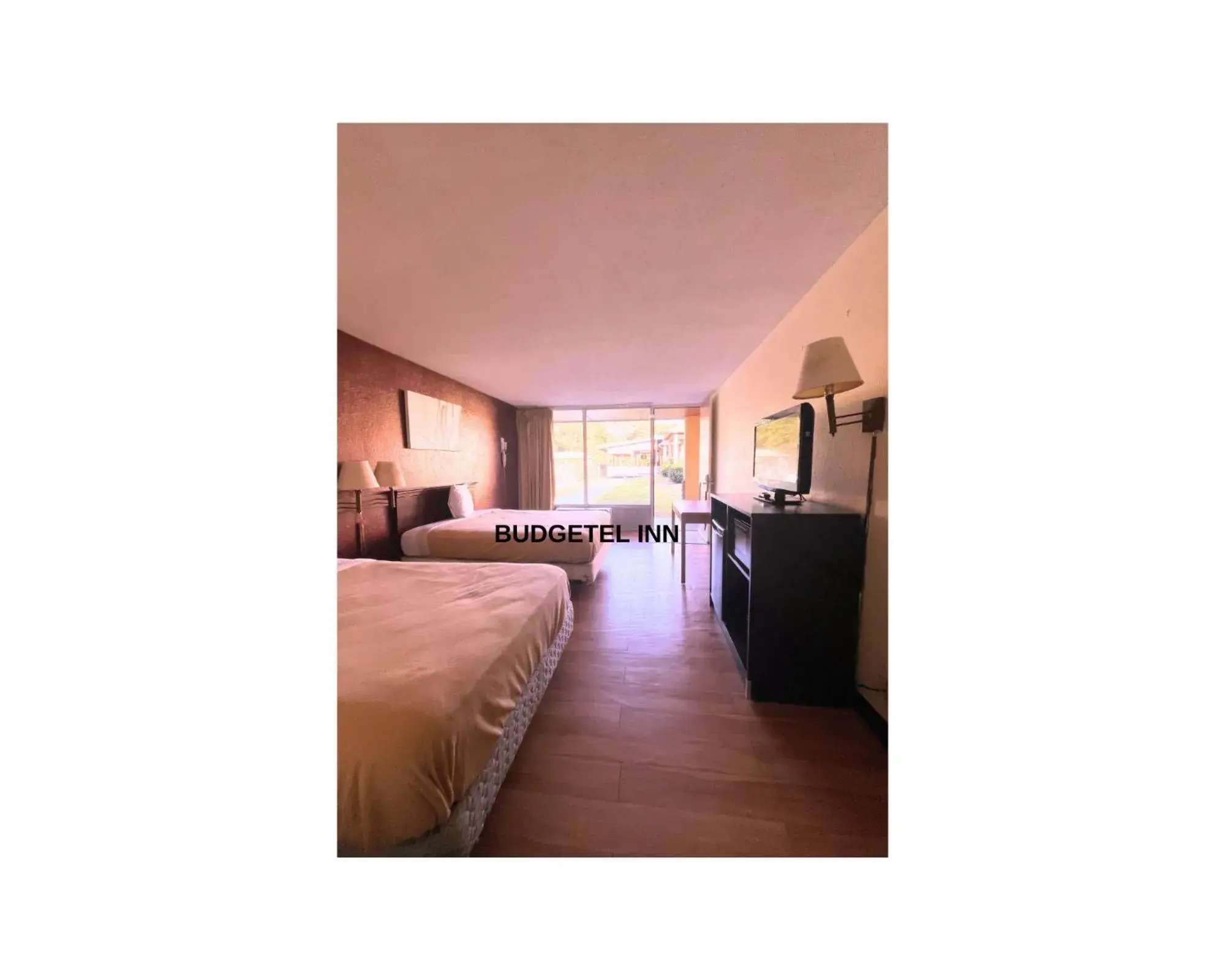 Queen Room in Budgetel Inn - Phenix City Queen Room in Budgetel Inn - Phenix City