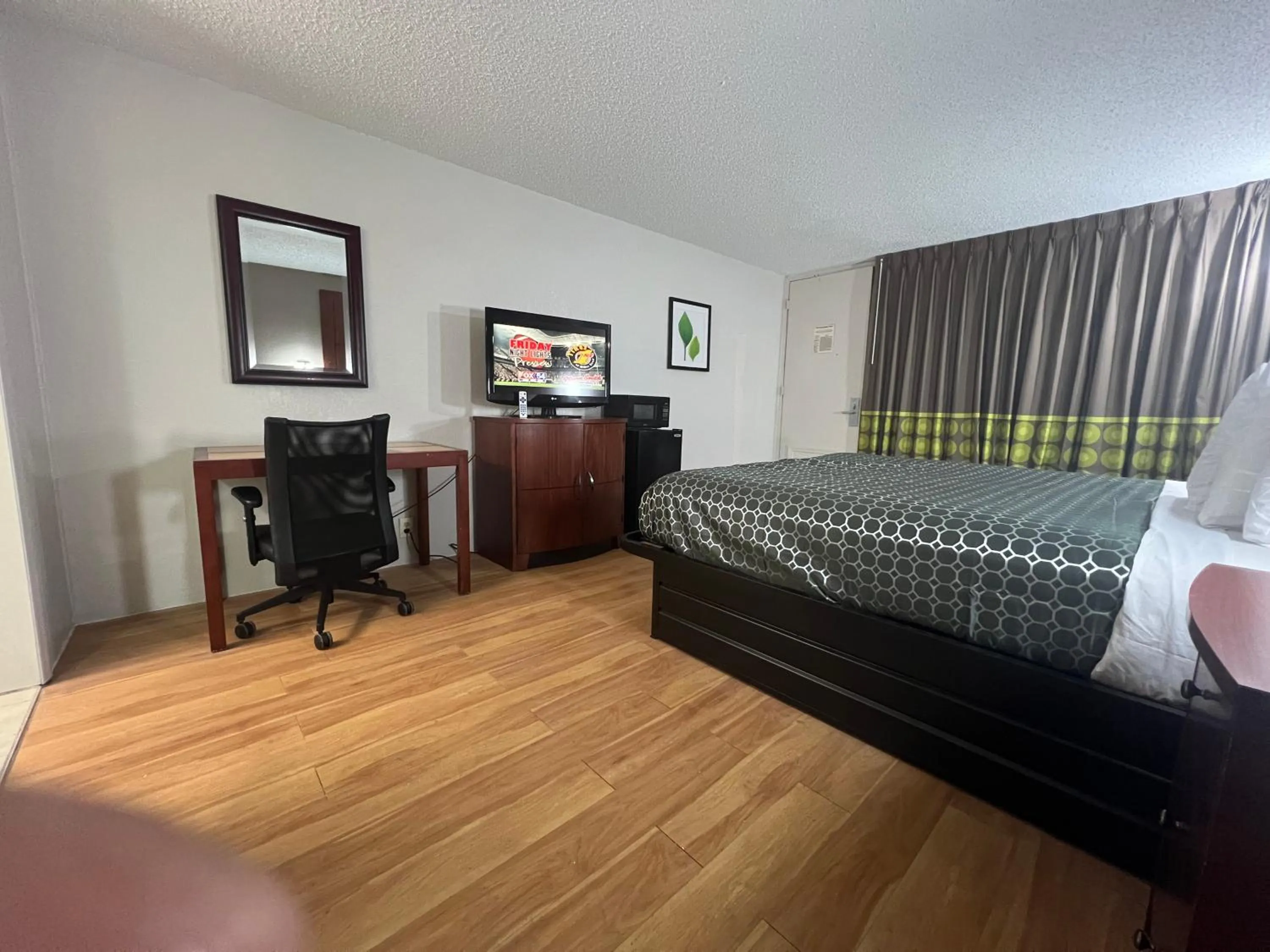 Bedroom, Bed in Budgetel Inn - Phenix City