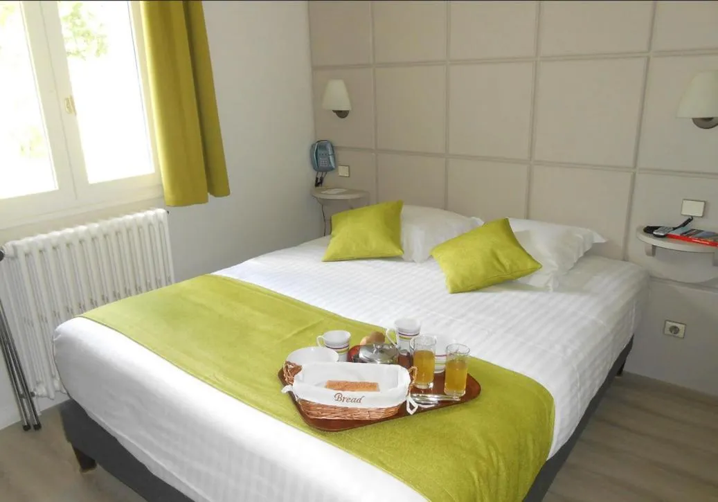 Bedroom, Bed in Logis Hôtel Le Relais du Bois Vialotte