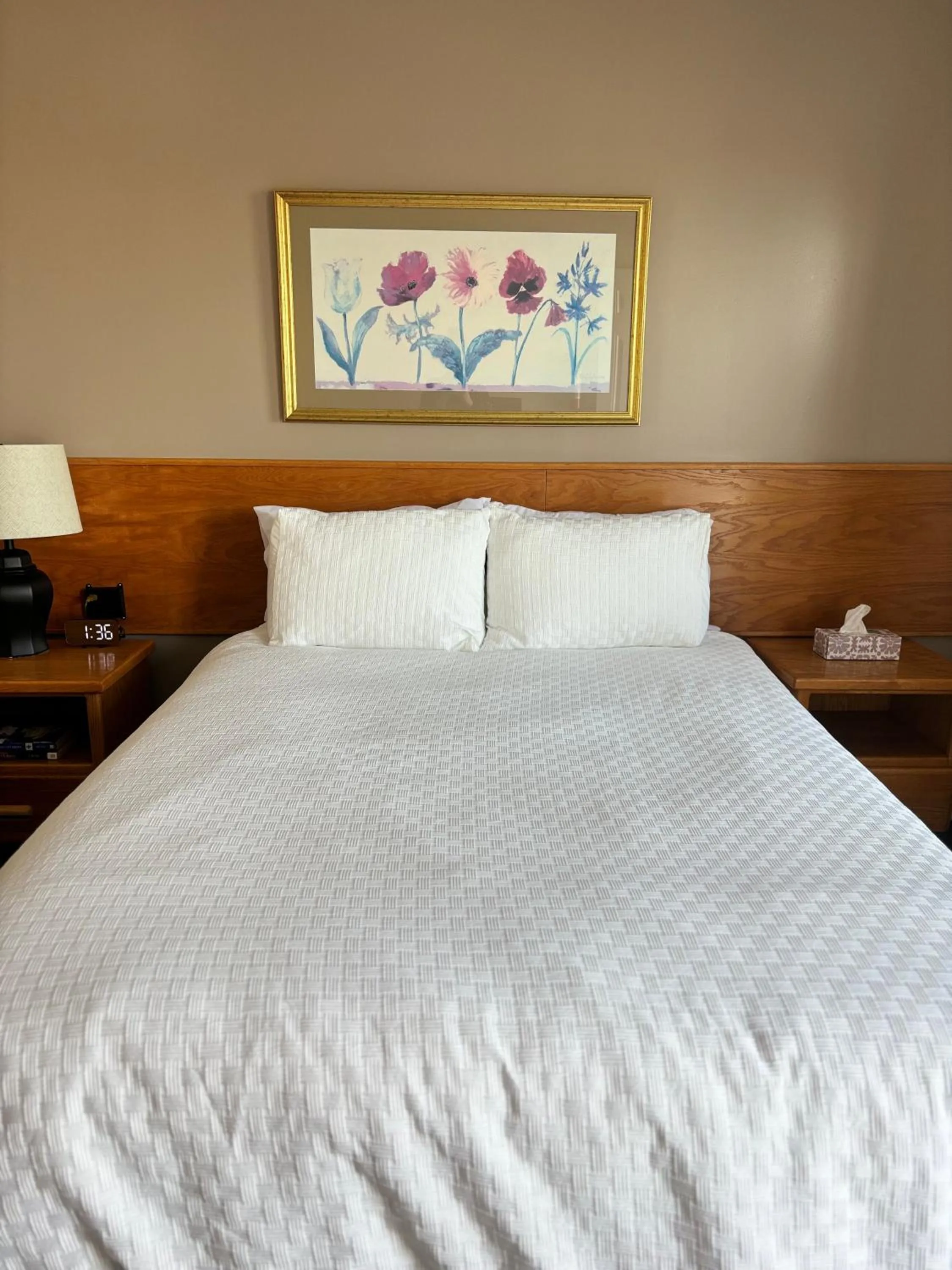 Bed in Lakeside Stays