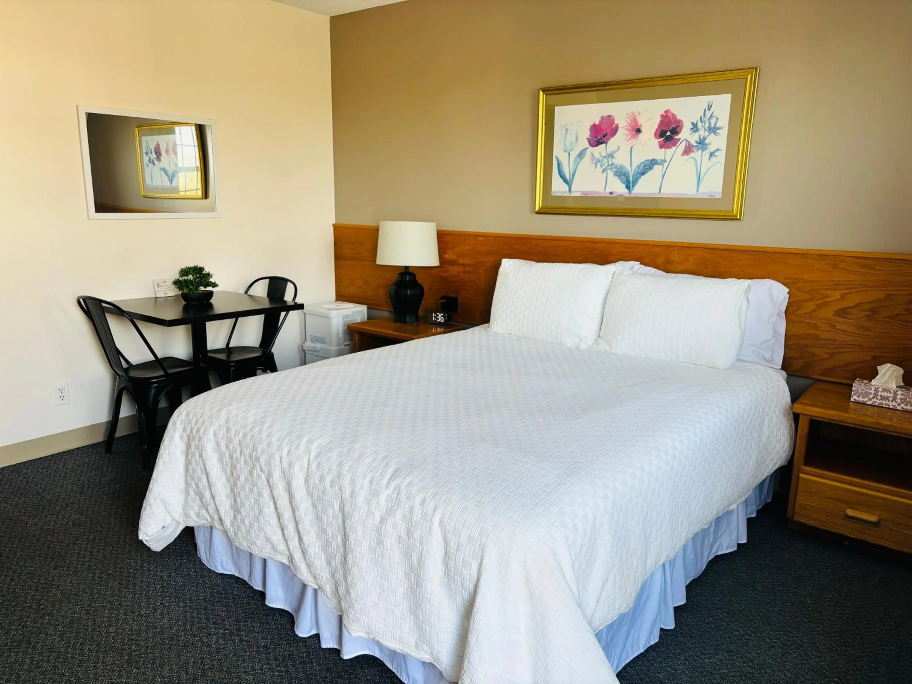 Bed in Lakeside Stays