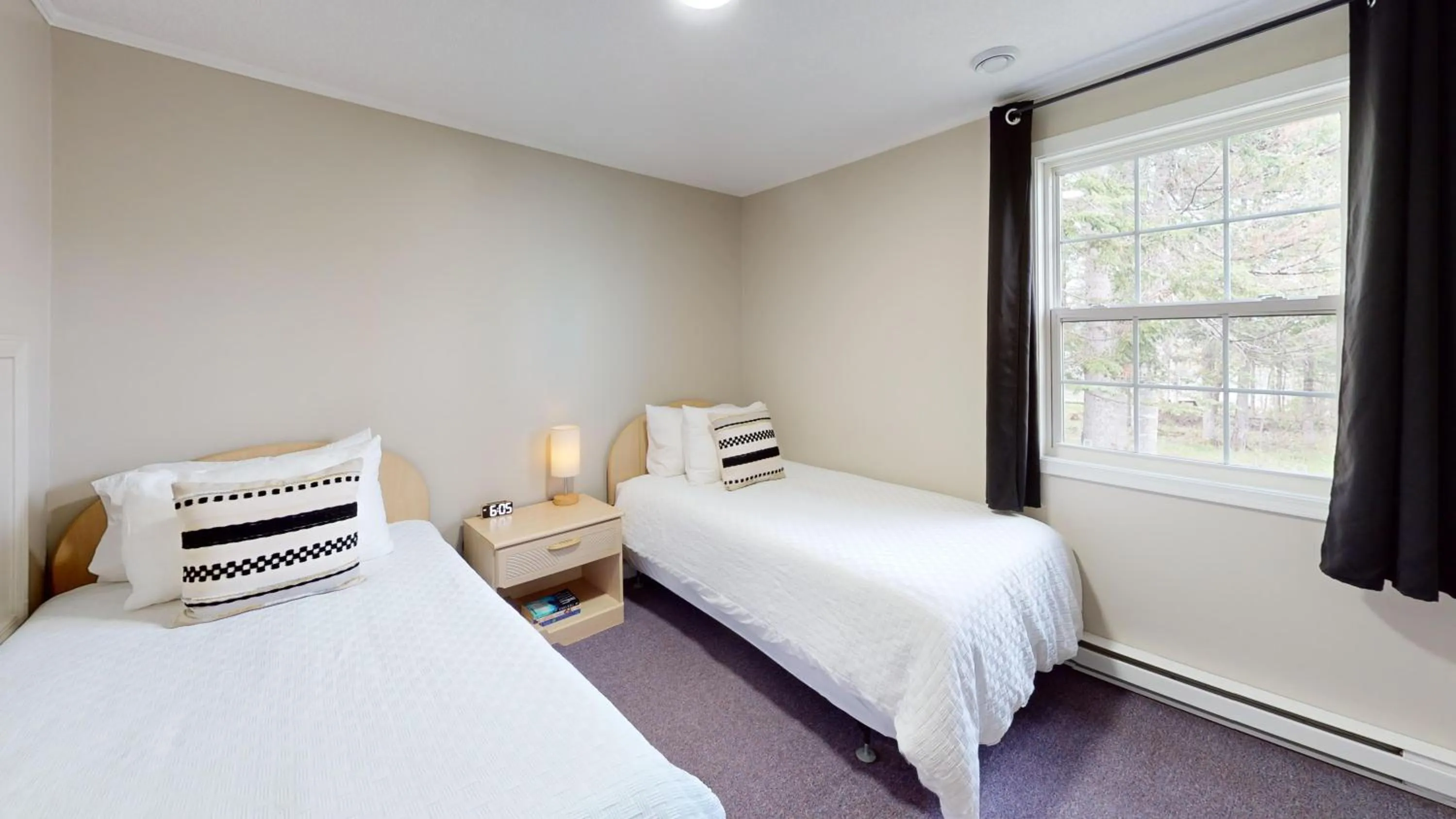 Bed in Lakeside Stays