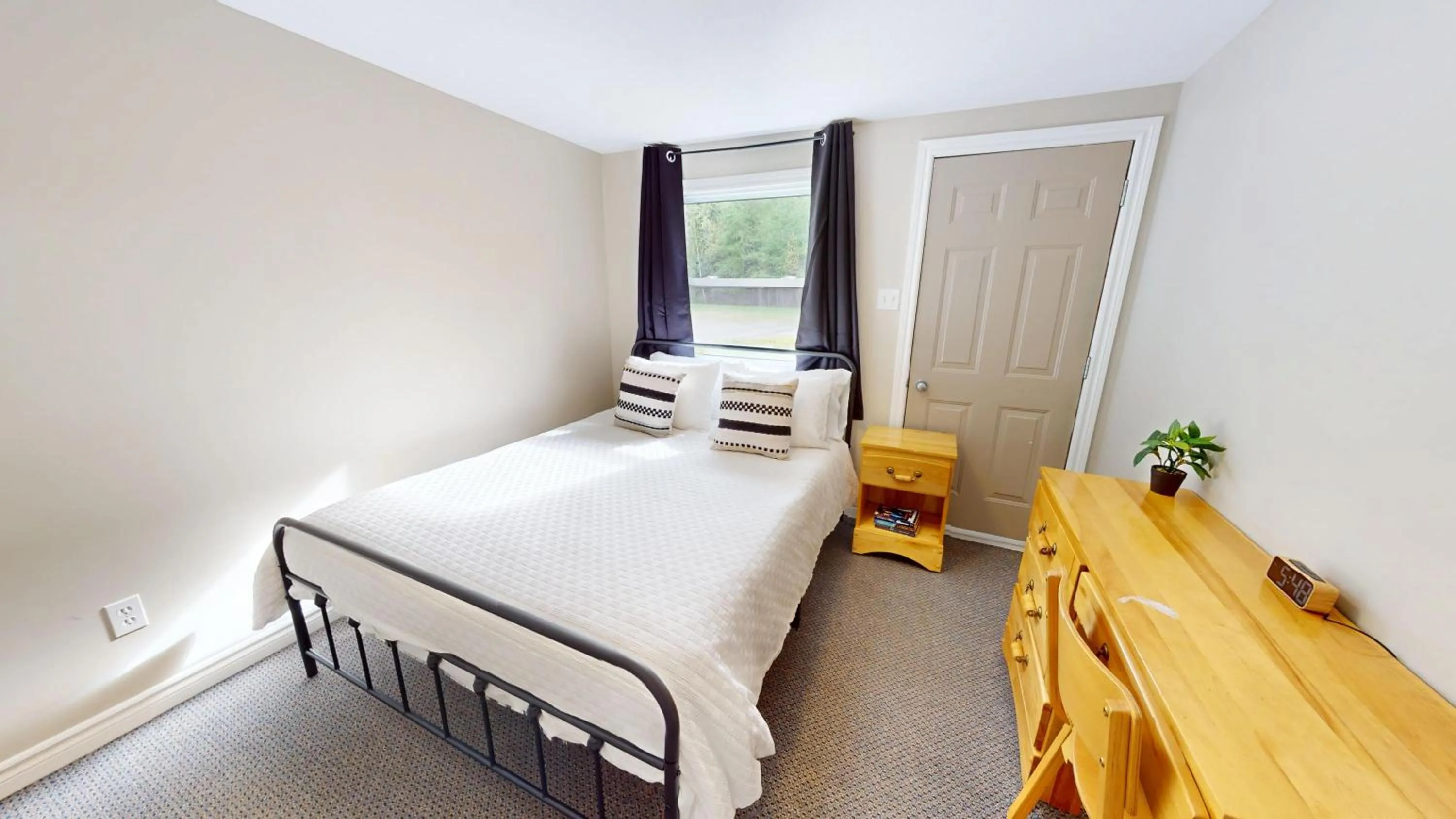 Bed in Lakeside Stays