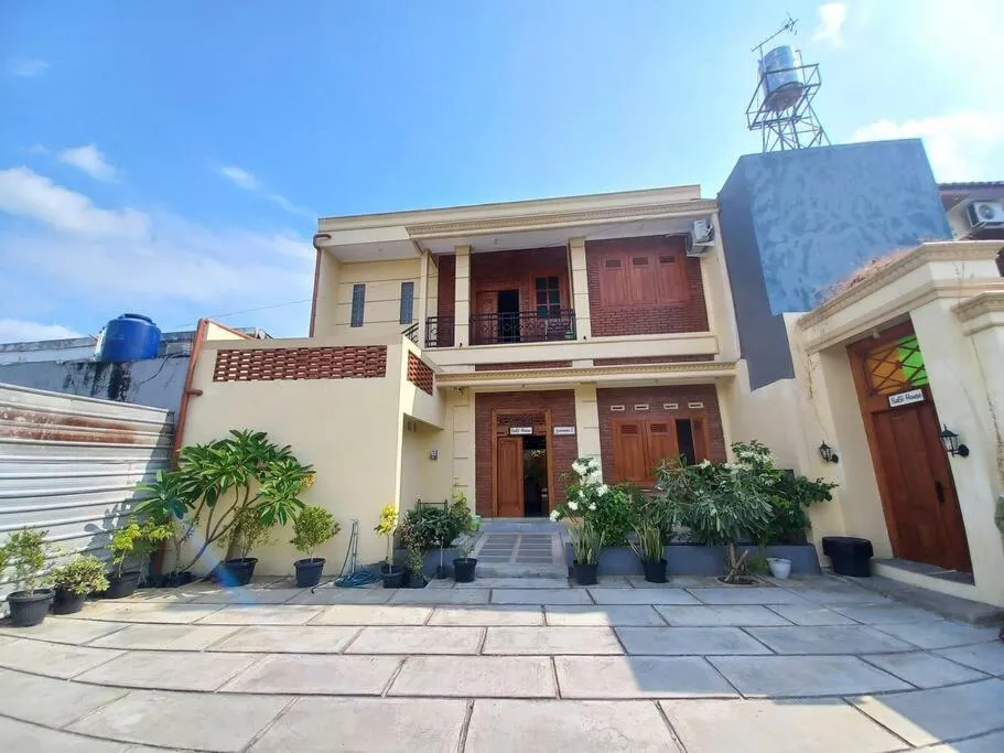 Property building in Sabi House Lesmana 2 by Simply Homy