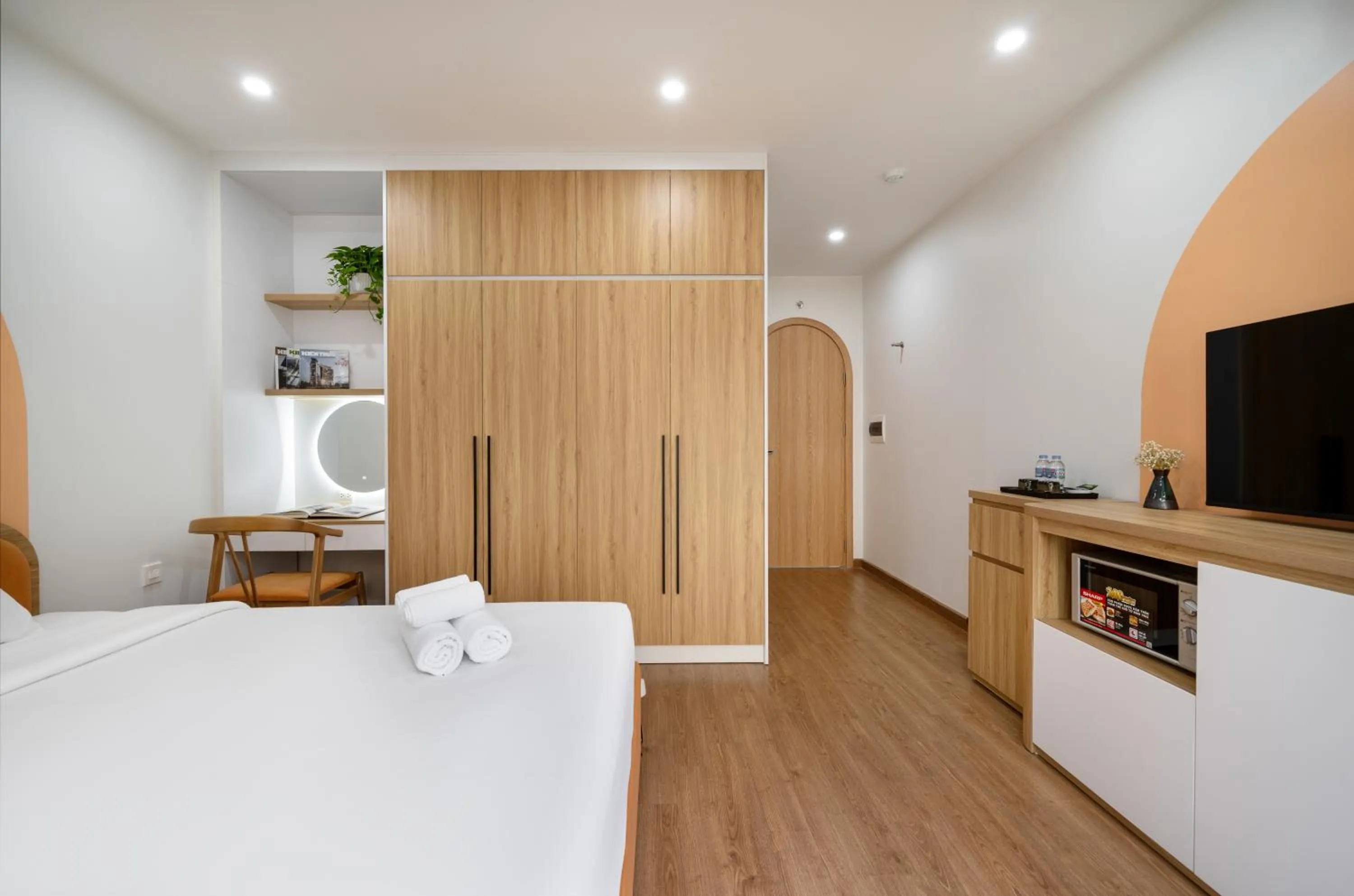 TV and multimedia, Bed in MOONLIT Suites Hotel by Luxe Paradise