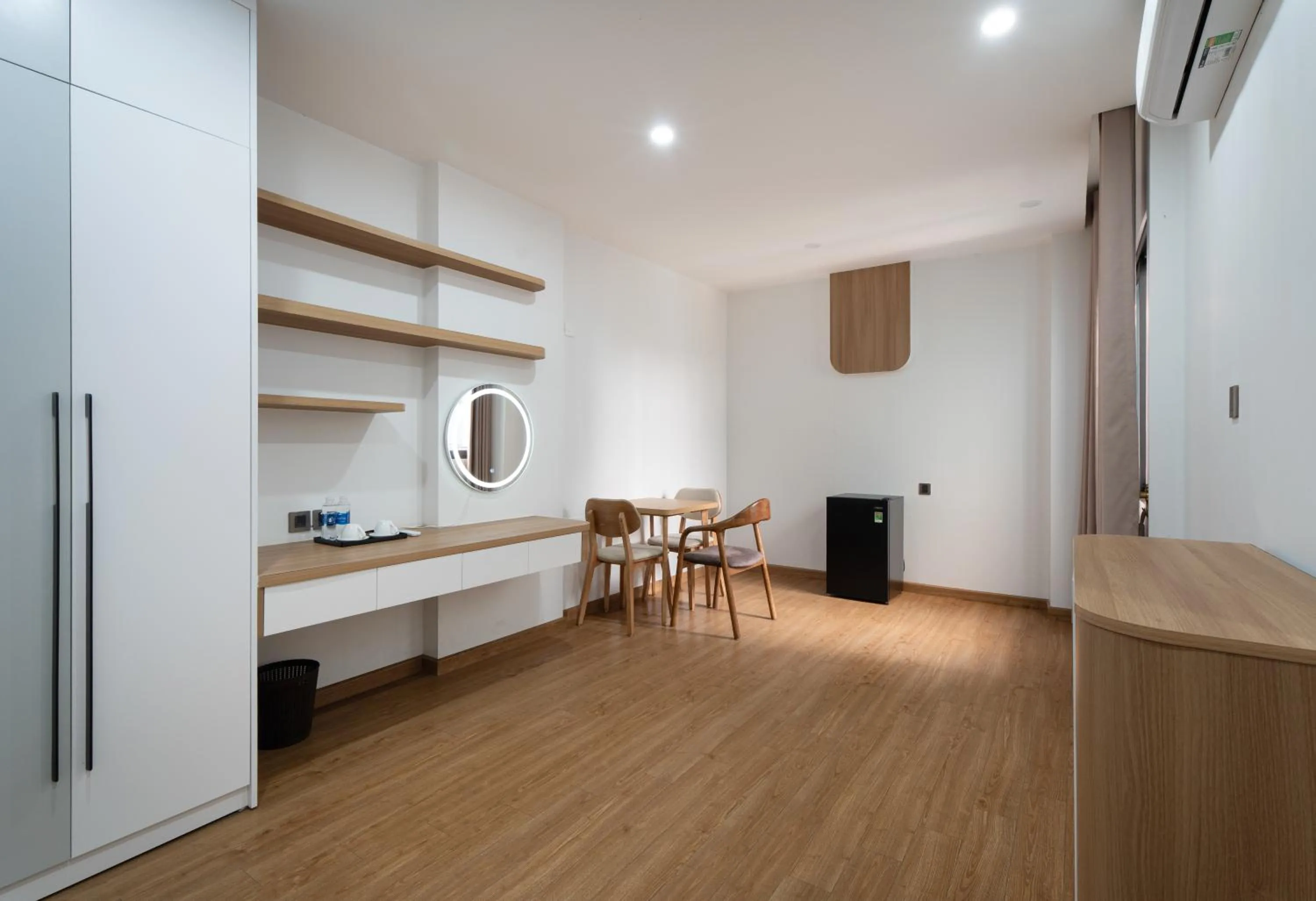 Living room in MOONLIT Suites Hotel by Luxe Paradise