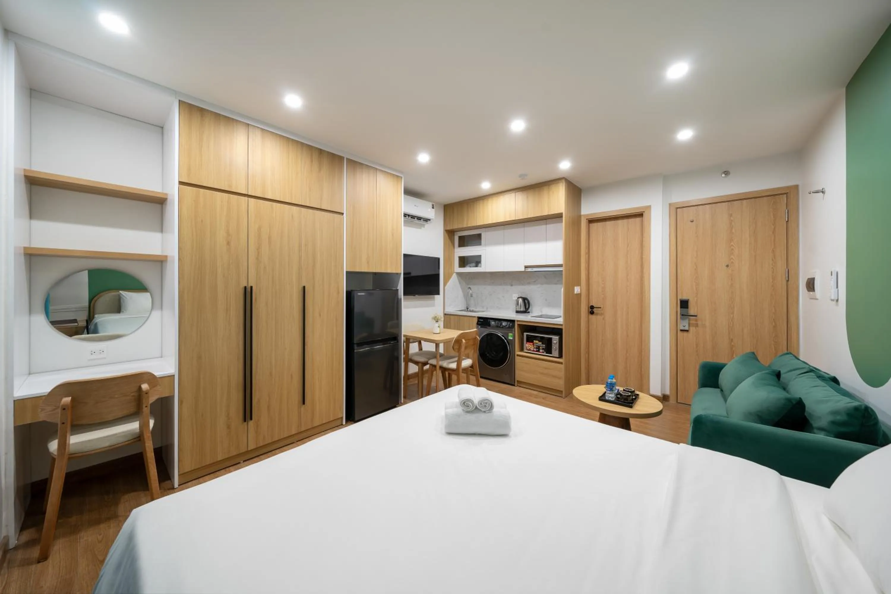 Photo of the whole room, Bed in MOONLIT Suites Hotel by Luxe Paradise