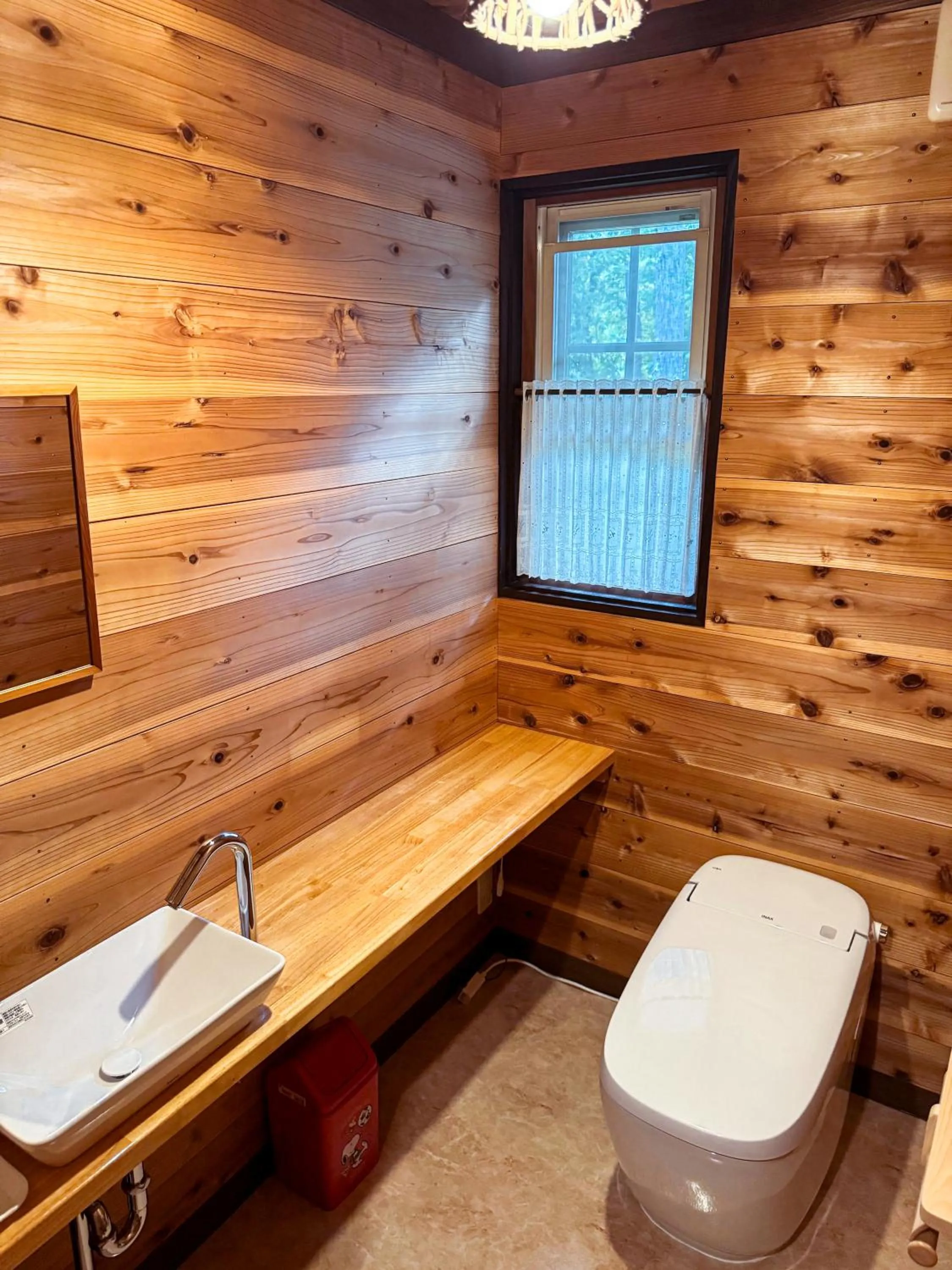 Toilet in Ringo Lodge Hakuba