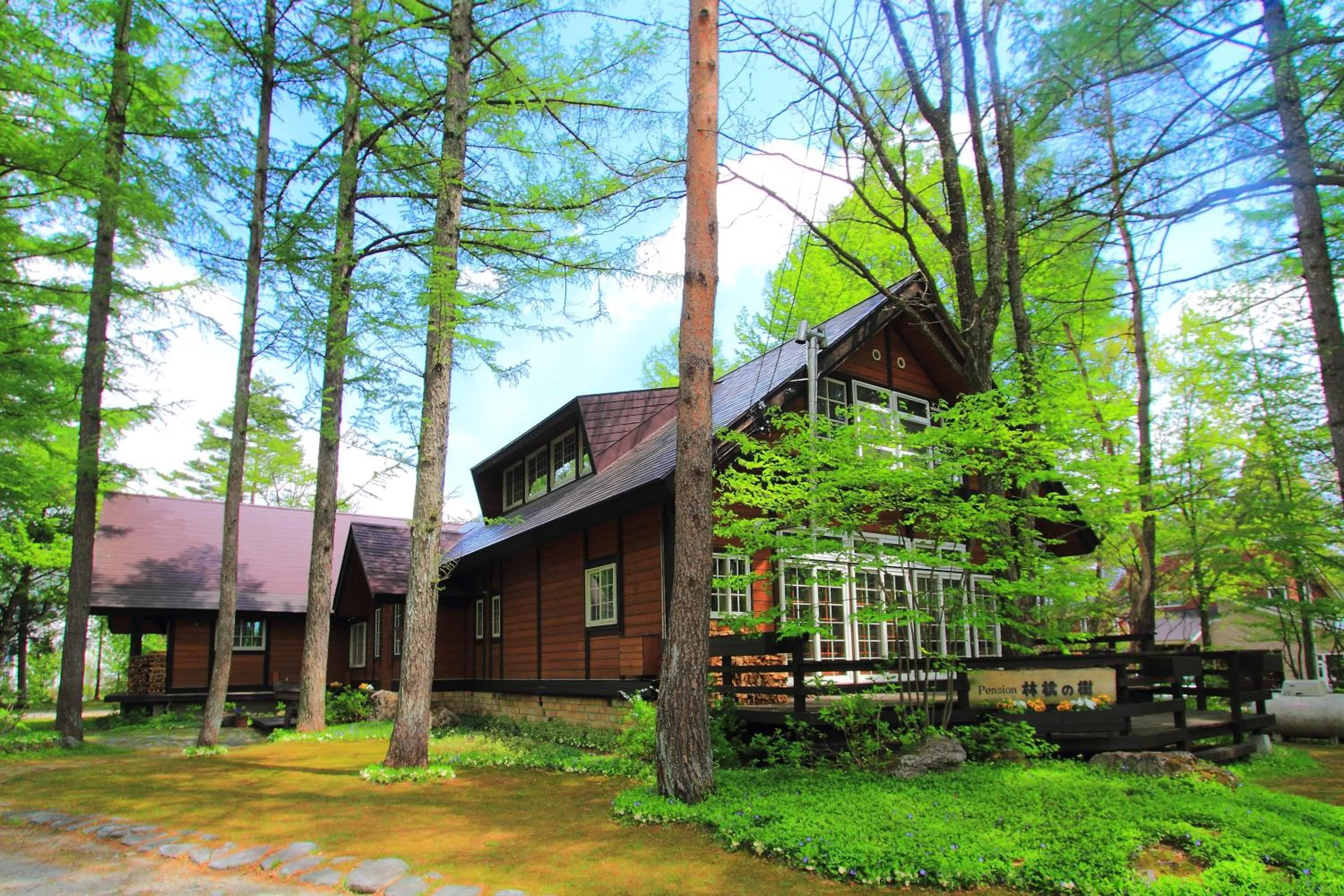 Facade/entrance in Ringo Lodge Hakuba
