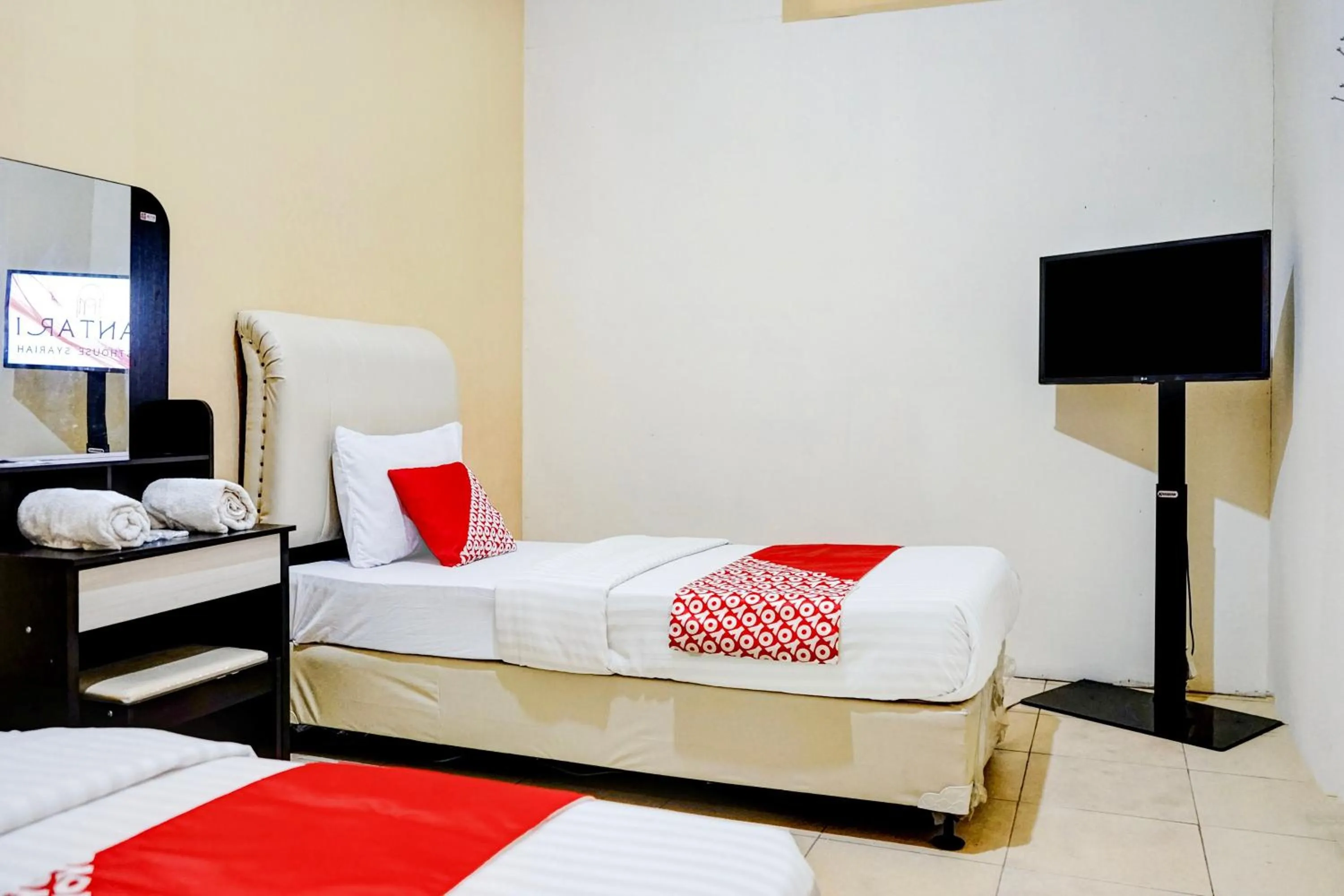 Bedroom, Bed in Hotel O Mantari Guesthouse