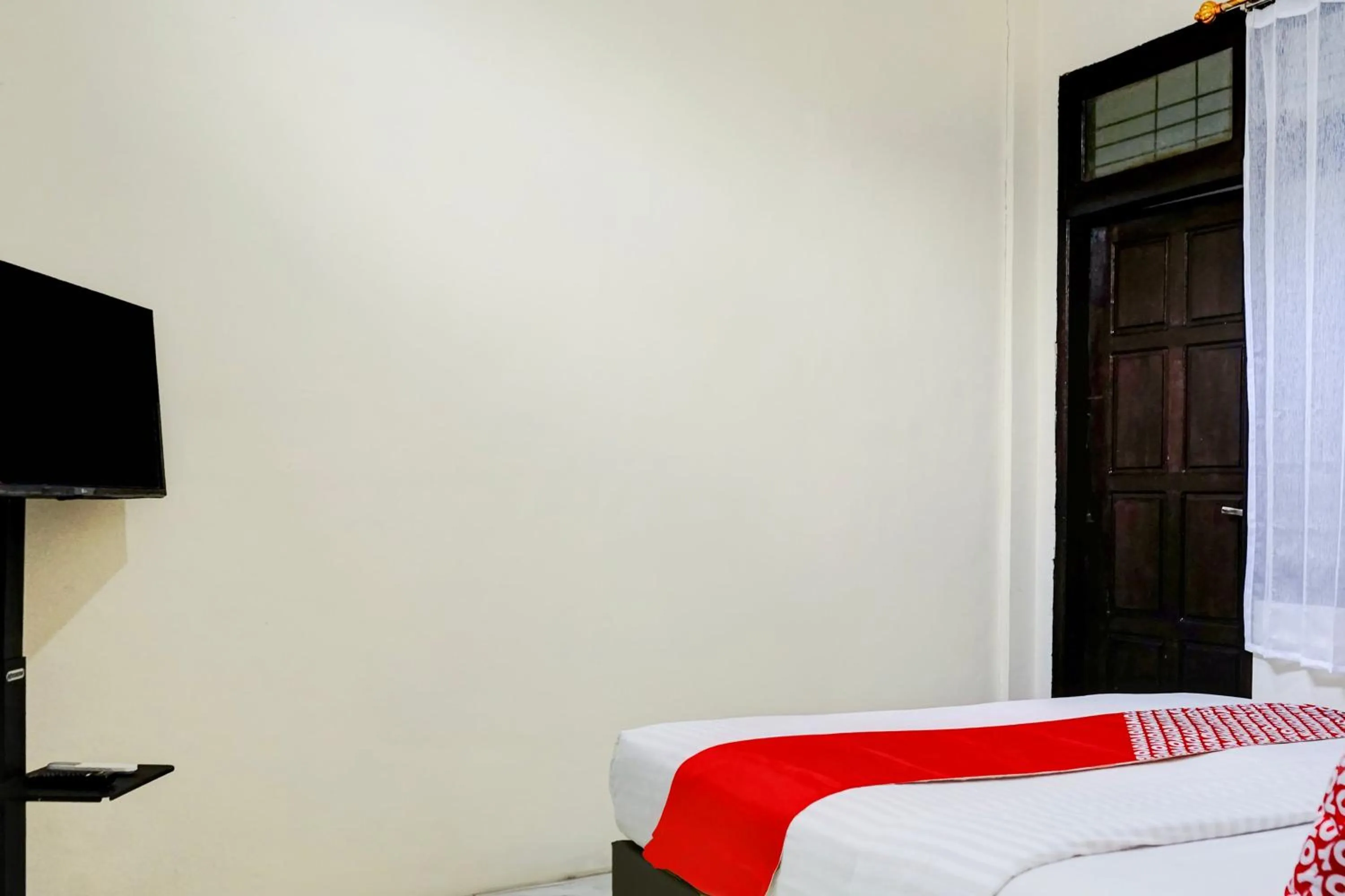 Bedroom, Bed in Hotel O Mantari Guesthouse