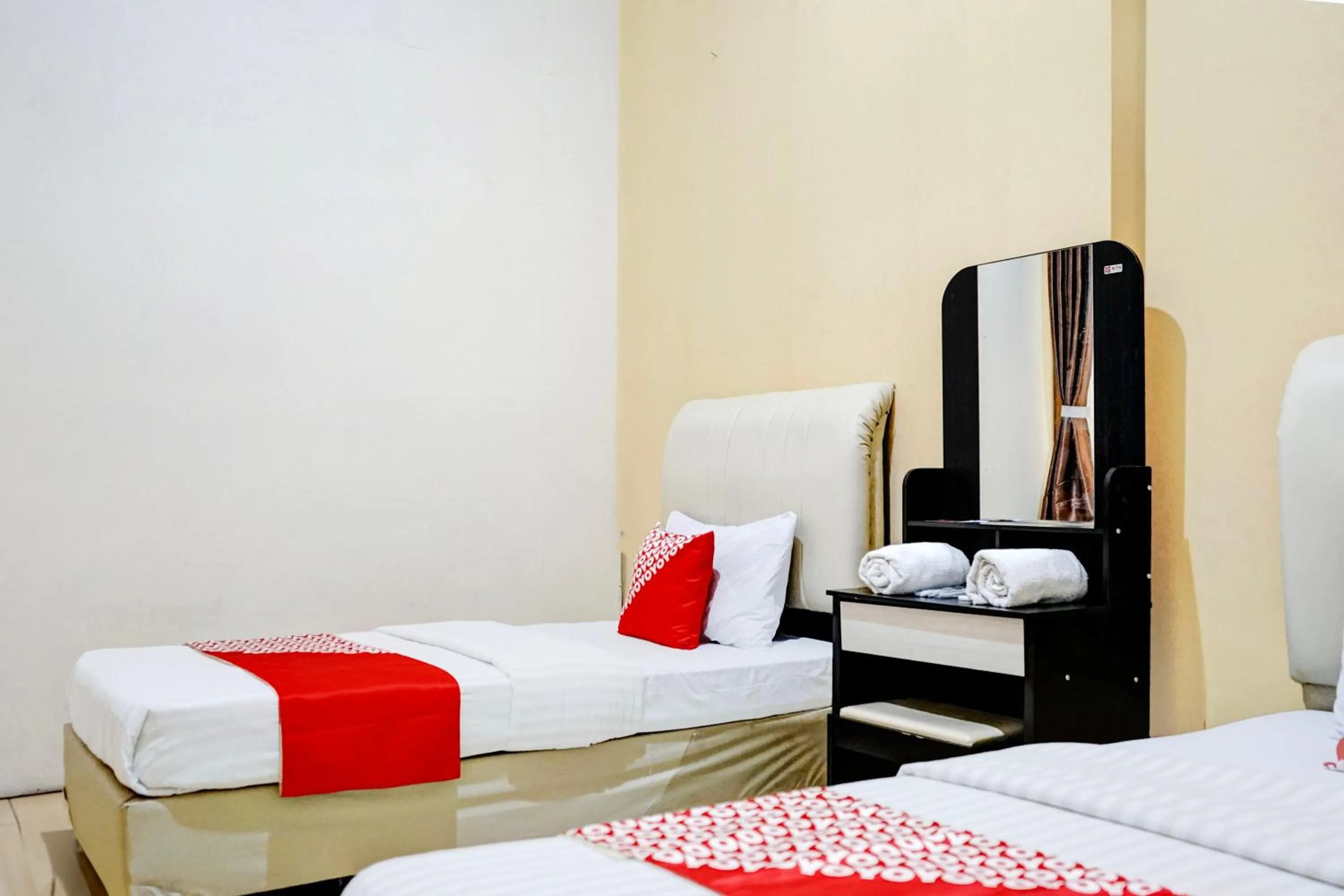 Bedroom, Bed in Hotel O Mantari Guesthouse