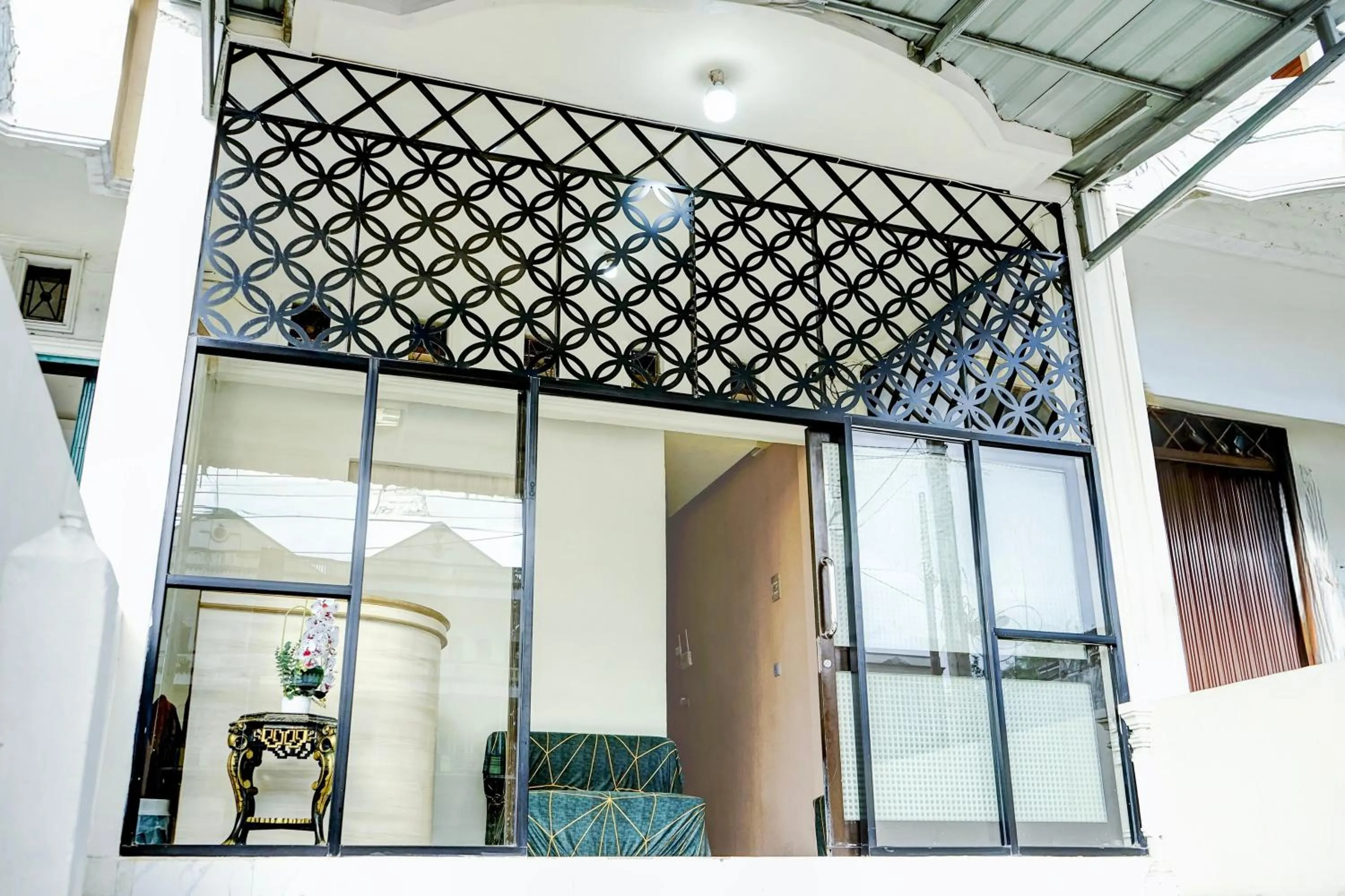 Lobby or reception in Hotel O Mantari Guesthouse