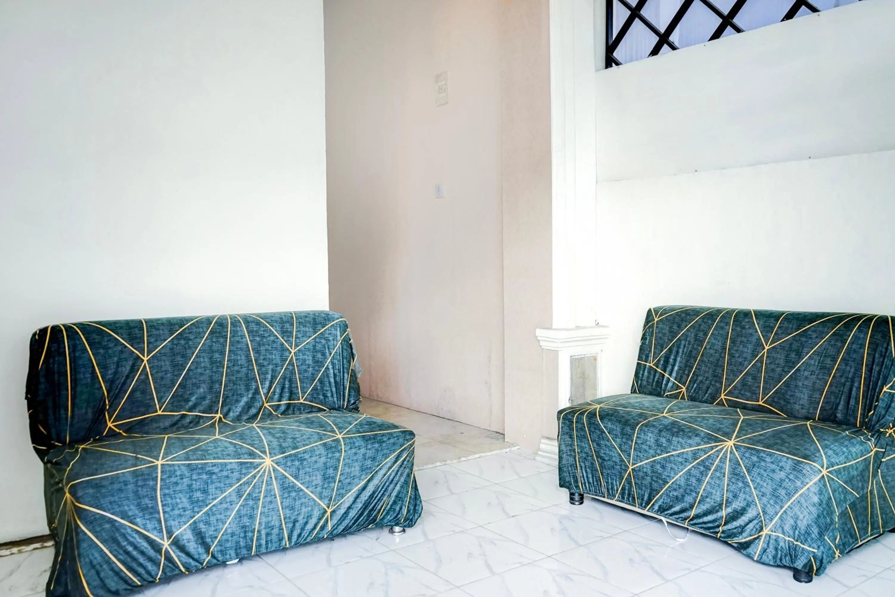 Lobby or reception in Hotel O Mantari Guesthouse