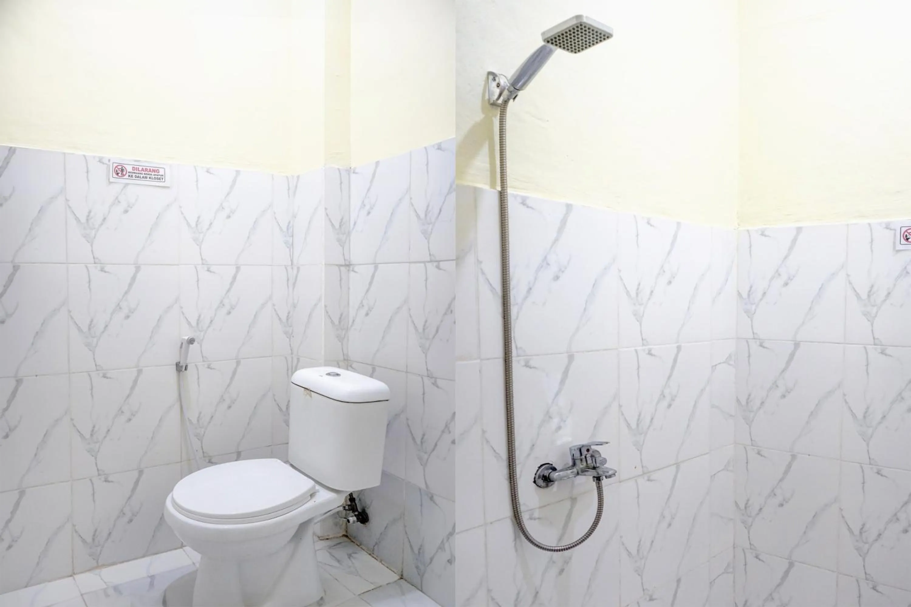 Bathroom in Hotel O Mantari Guesthouse