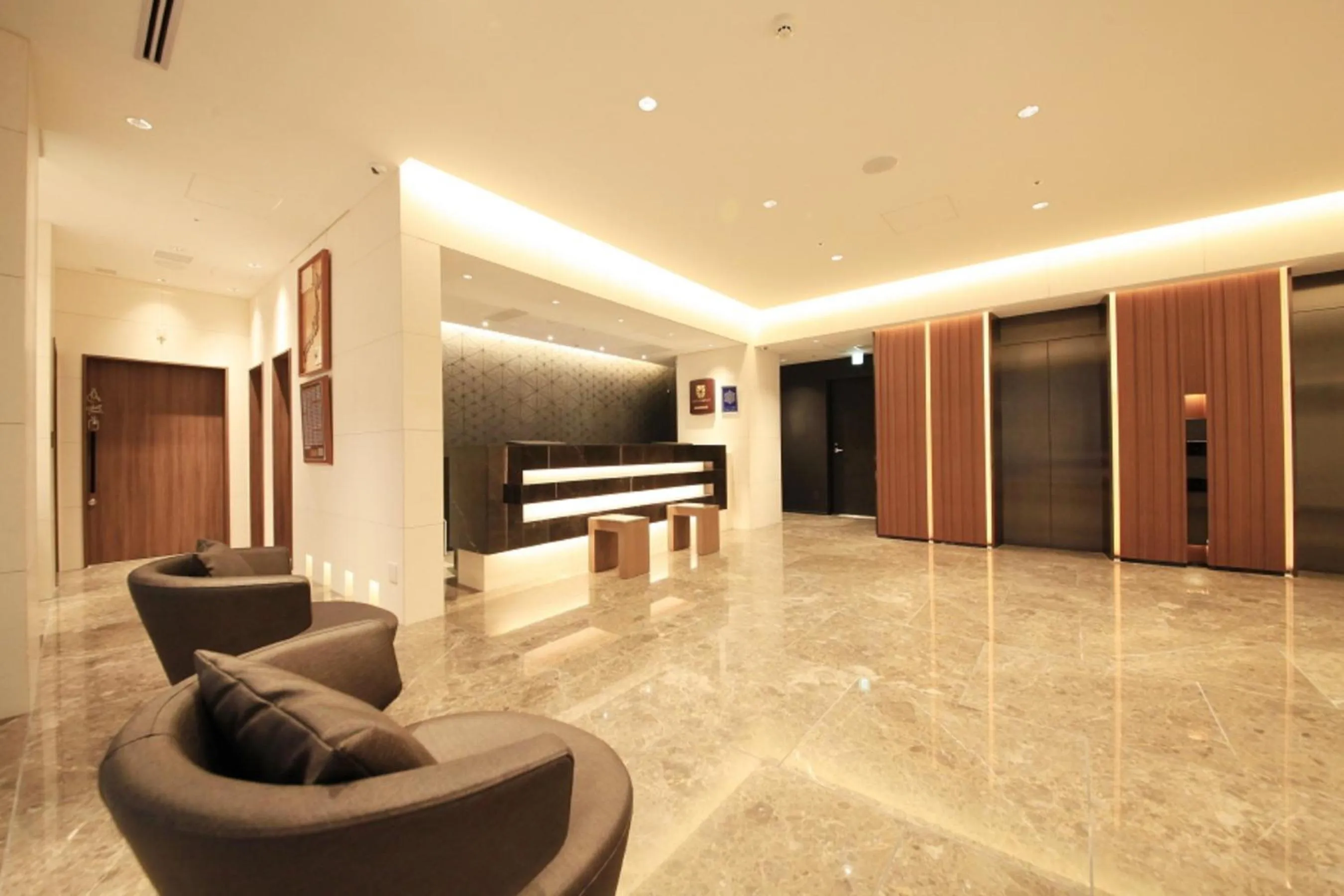 Lobby or reception in Hotel Sunroute Ginza