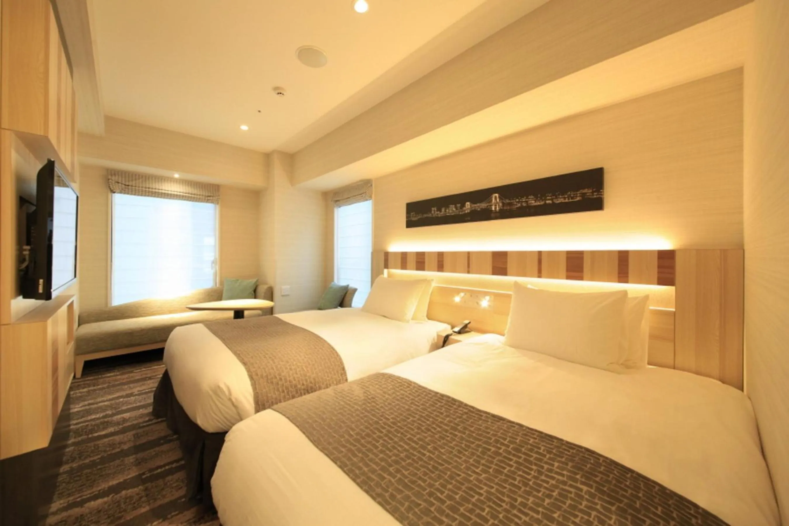 Photo of the whole room, Bed in Hotel Sunroute Ginza
