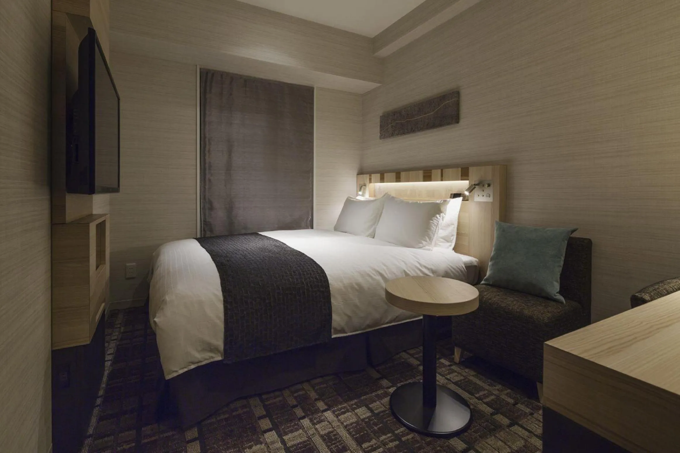 Photo of the whole room, Bed in Hotel Sunroute Ginza