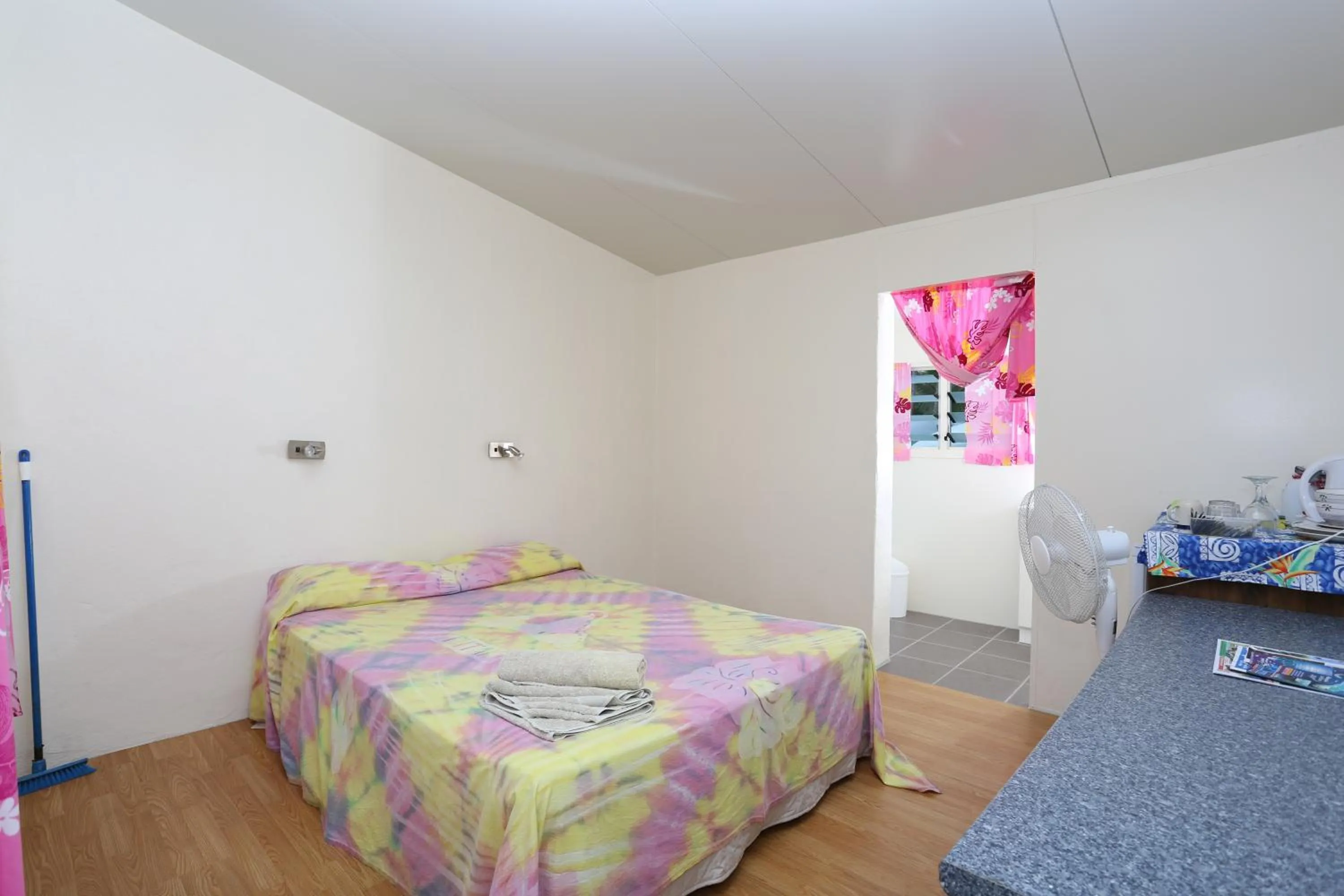 Bedroom, Bed in Ranginuis Retreat