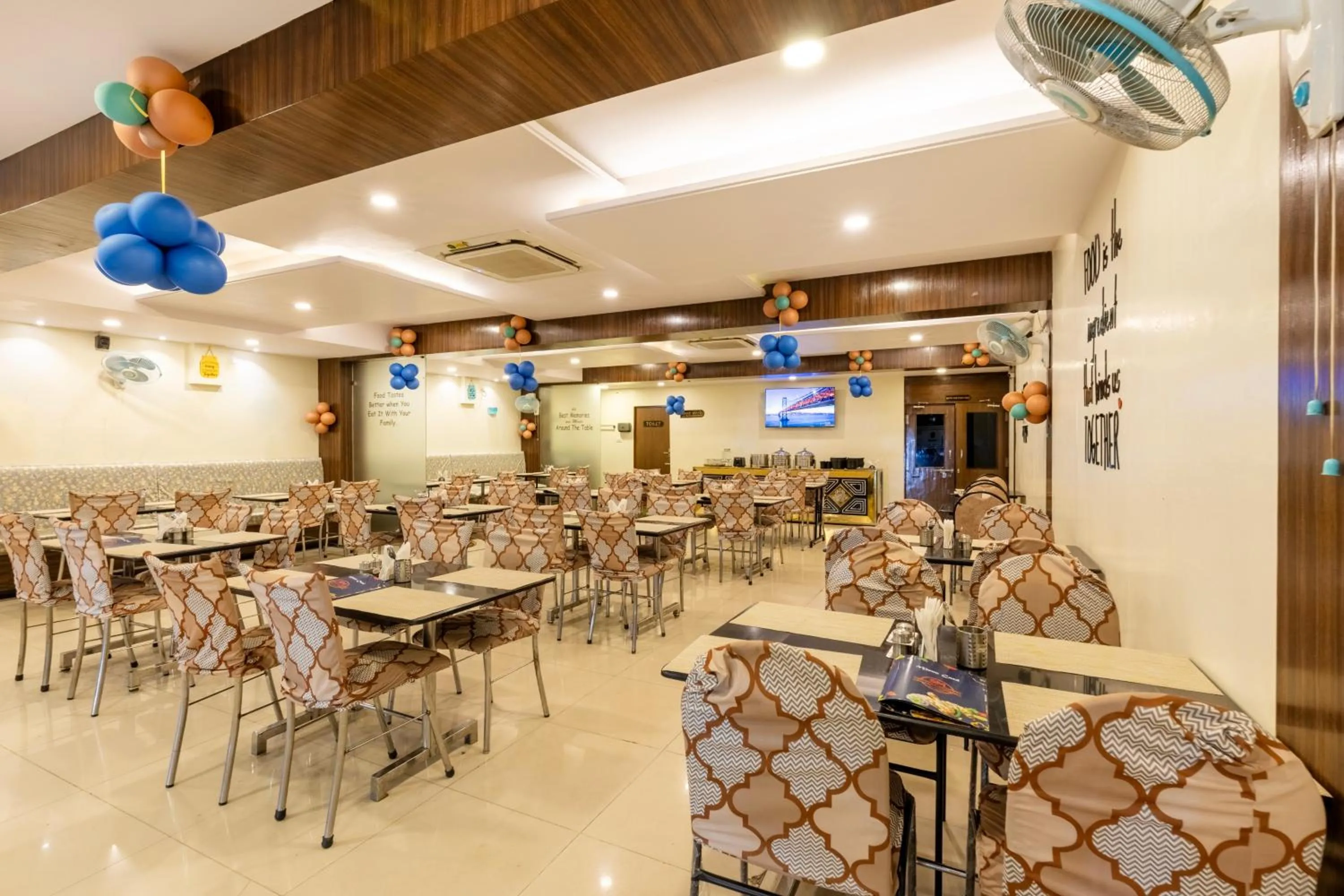 Restaurant/places to eat in Treebo AR Grand, Gajuwaka