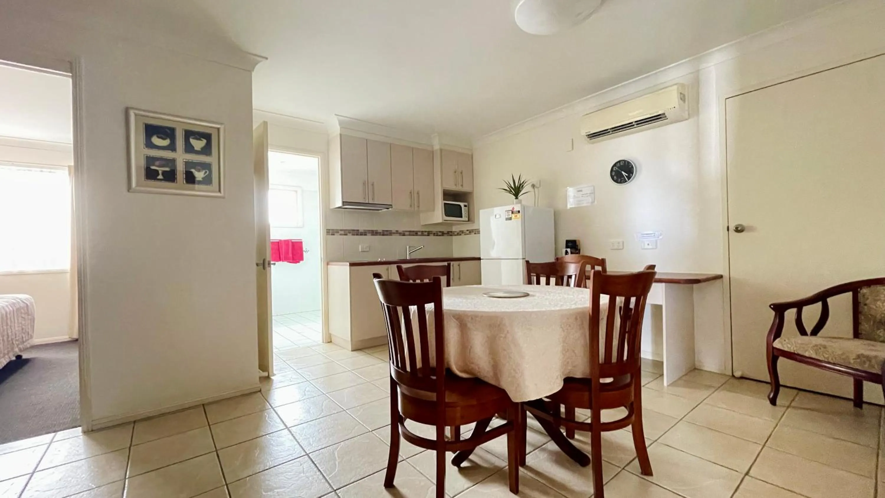 Photo of the whole room in Motel Myall