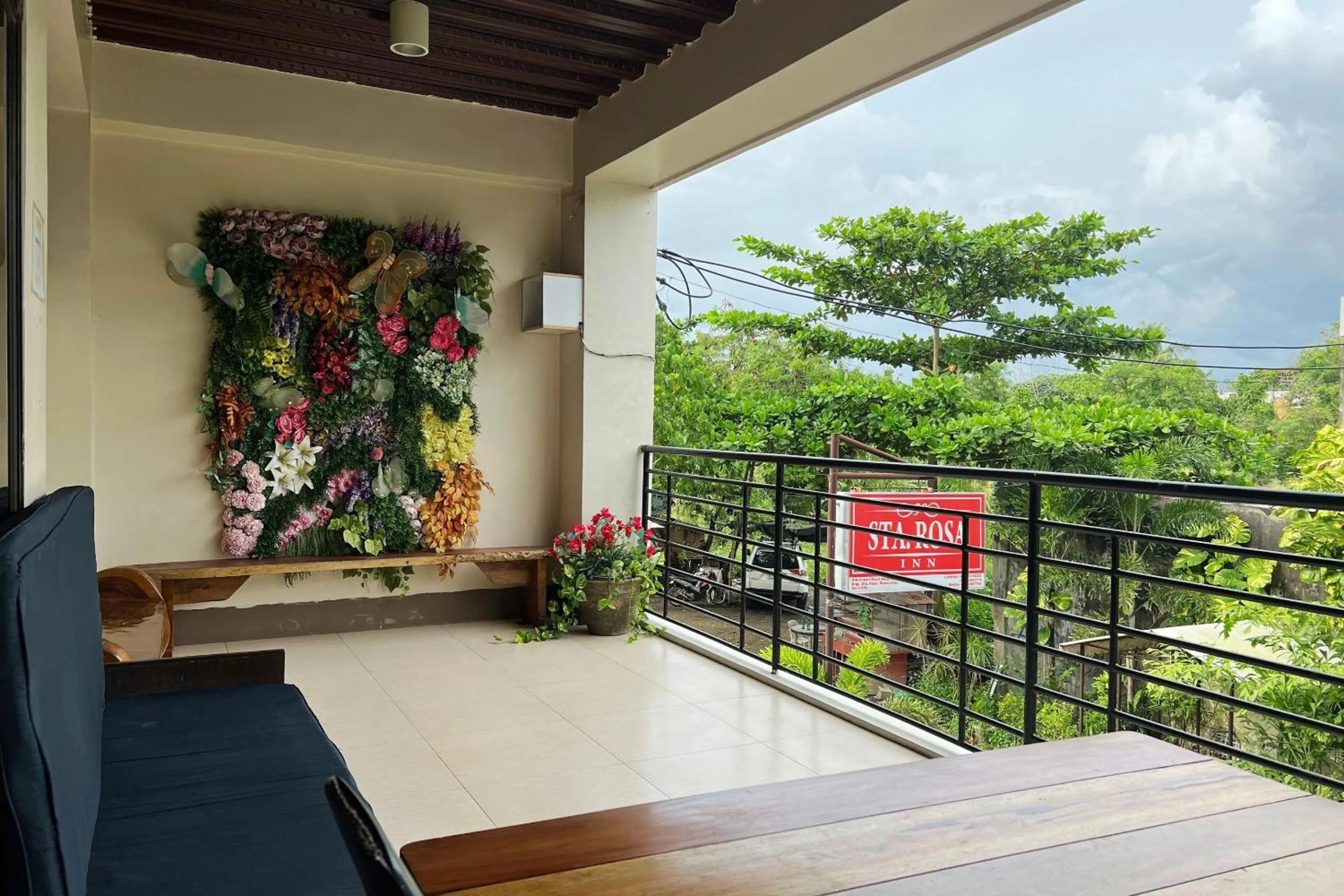 Balcony/Terrace in Sta Rosa Inn Iloilo powered by Cocotel