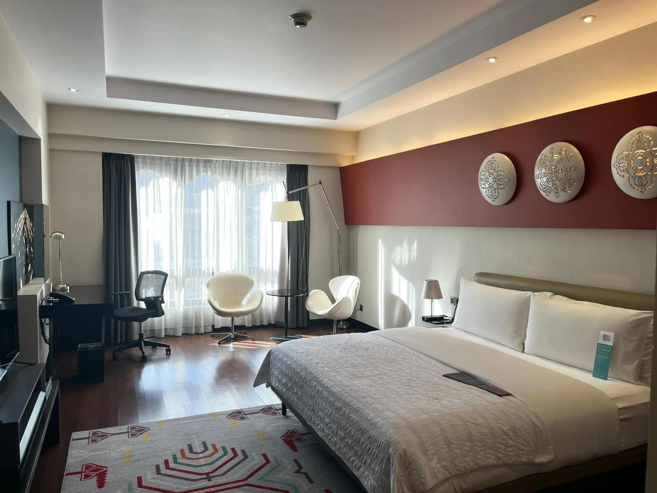Bed in Le Meridien Thimphu