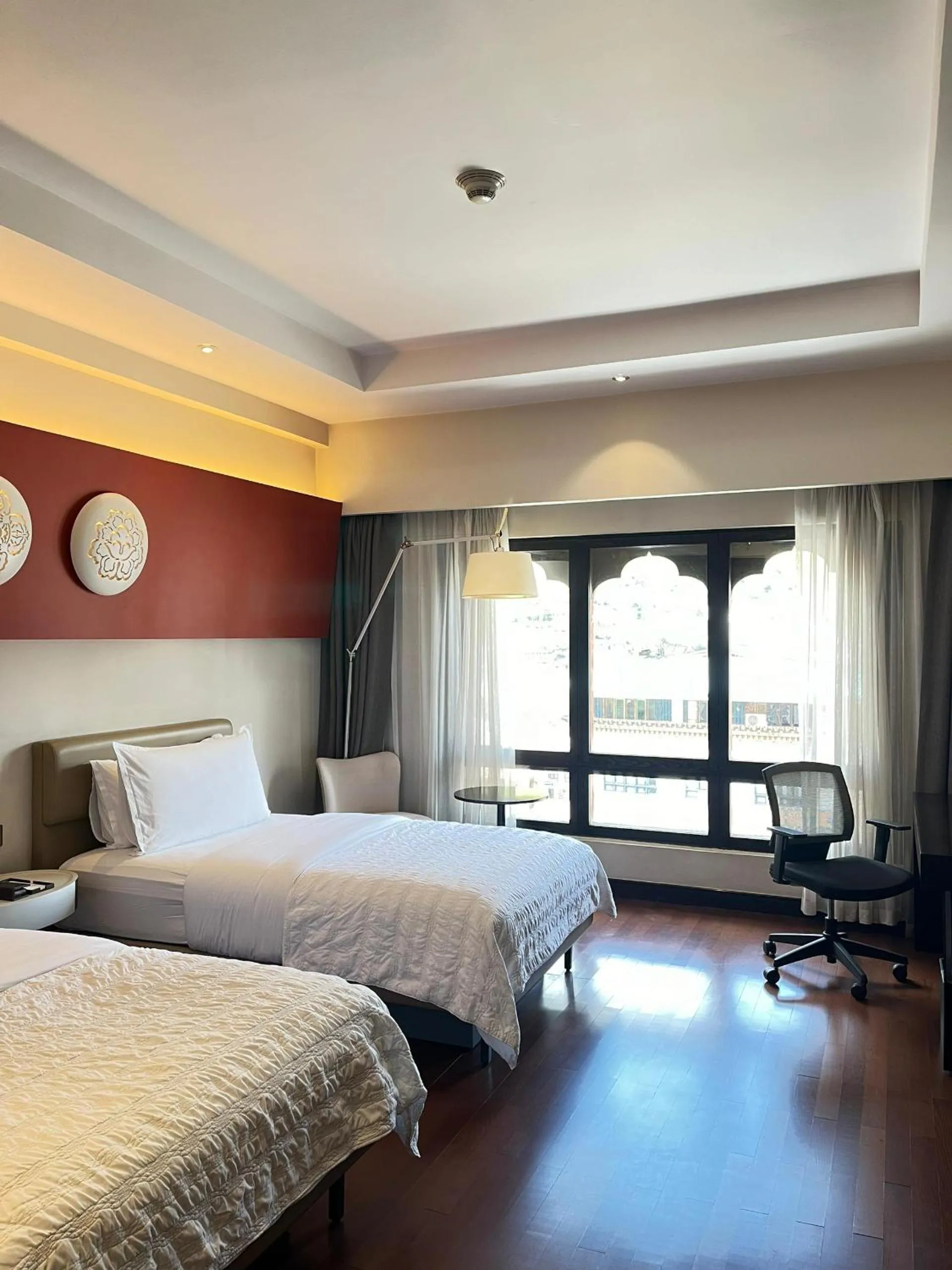 Bed in Le Meridien Thimphu