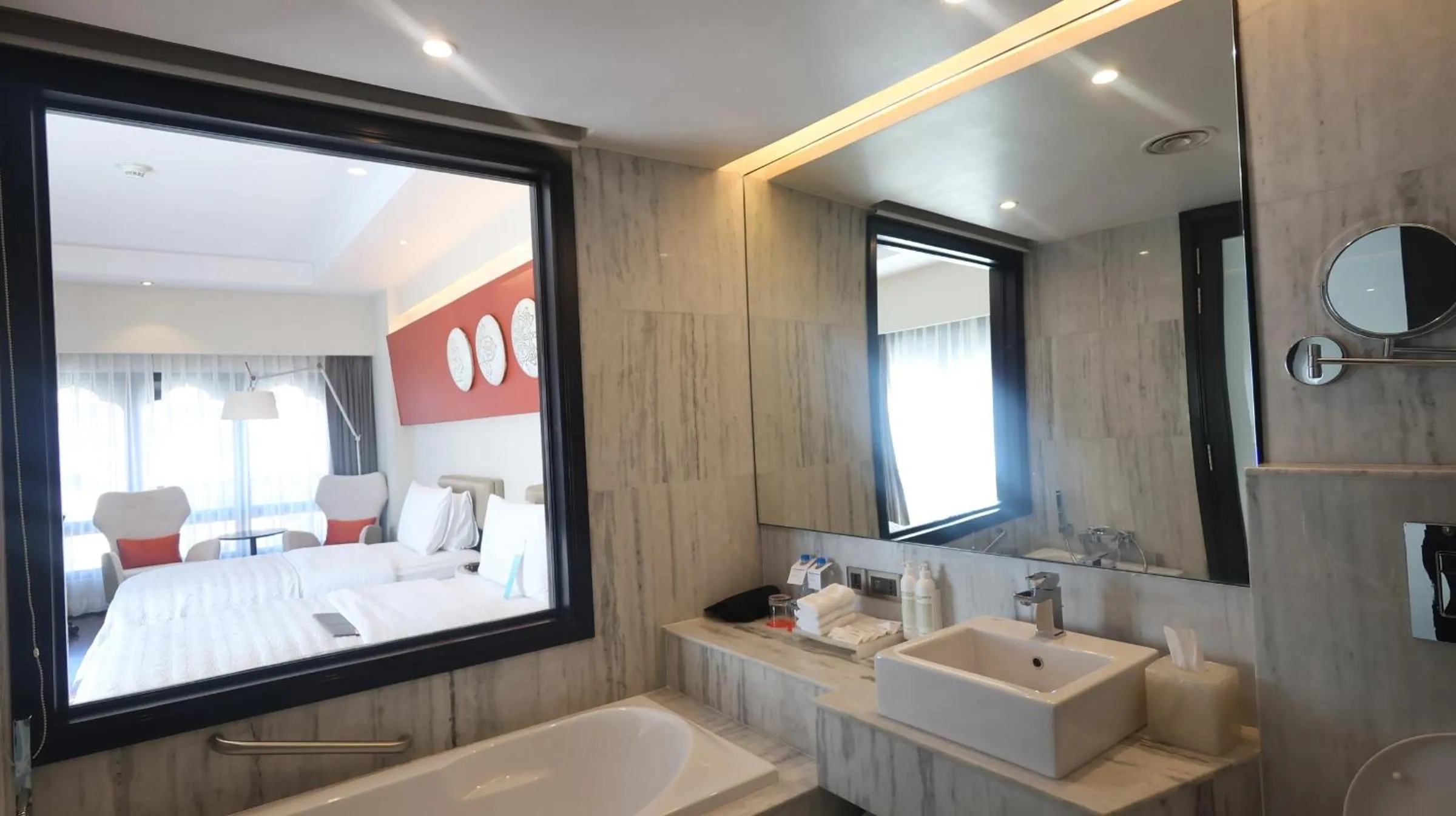 Shower in Le Meridien Thimphu