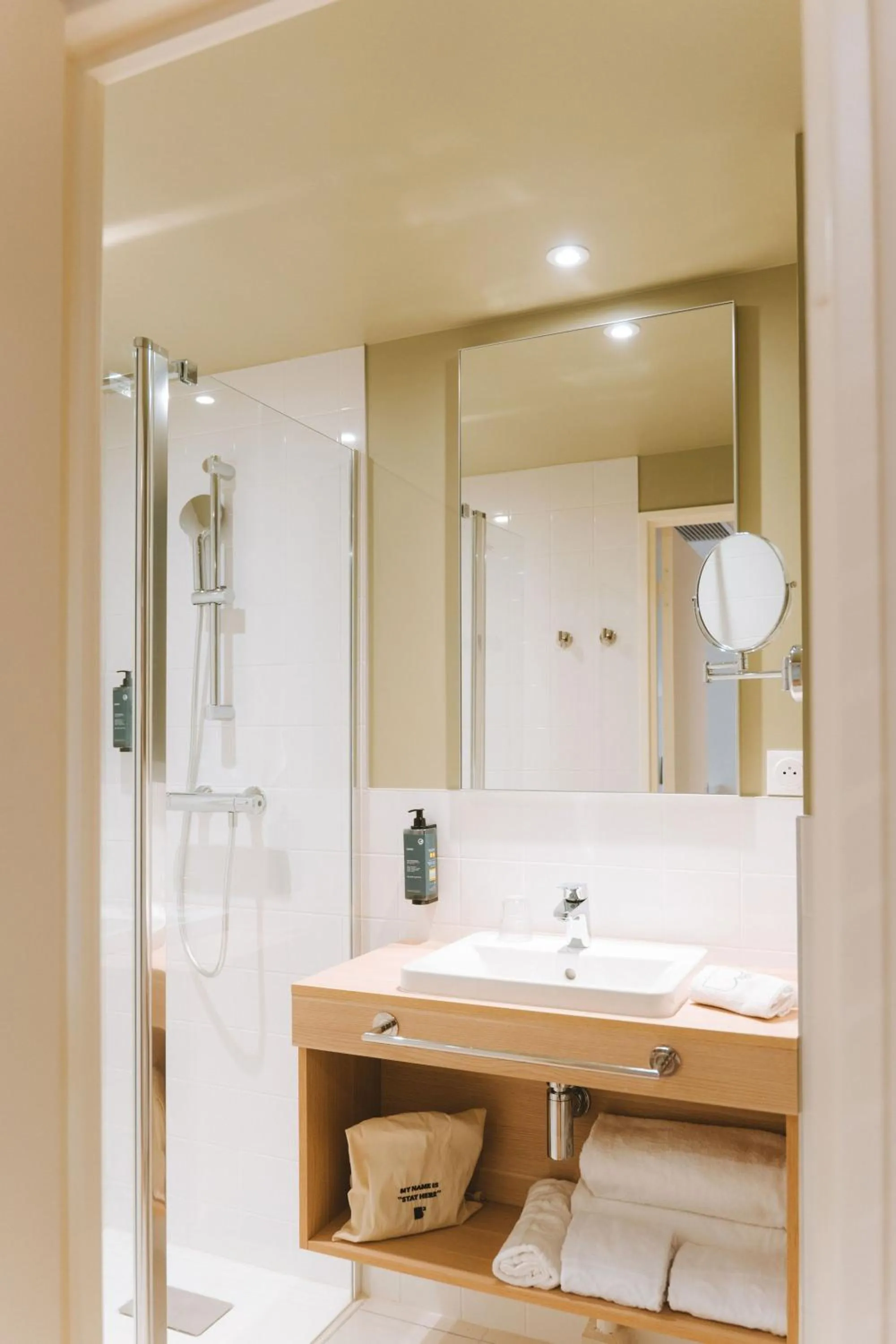 Bathroom in Bikube Lyon