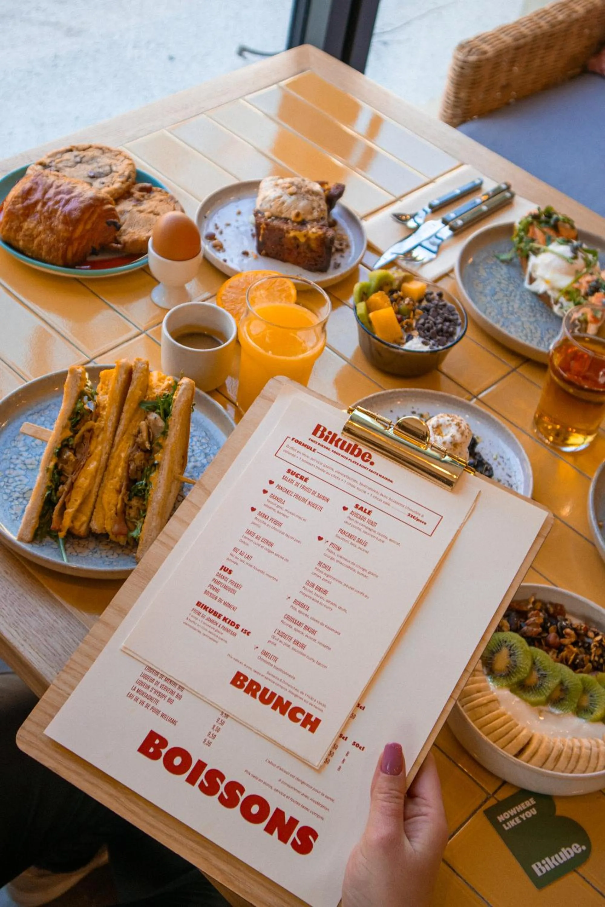 Food and drinks in Bikube Lyon