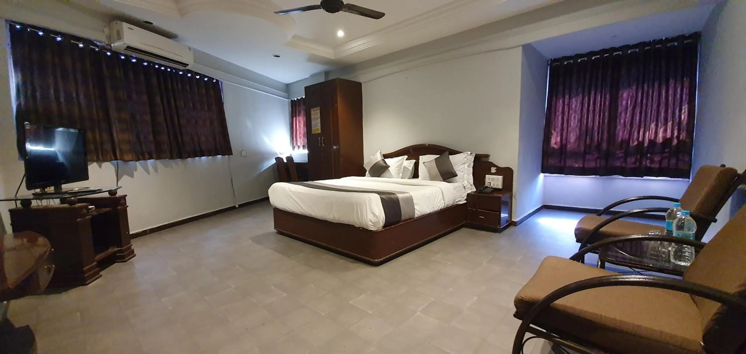 Photo of the whole room, Bed in Hotel JMC Group