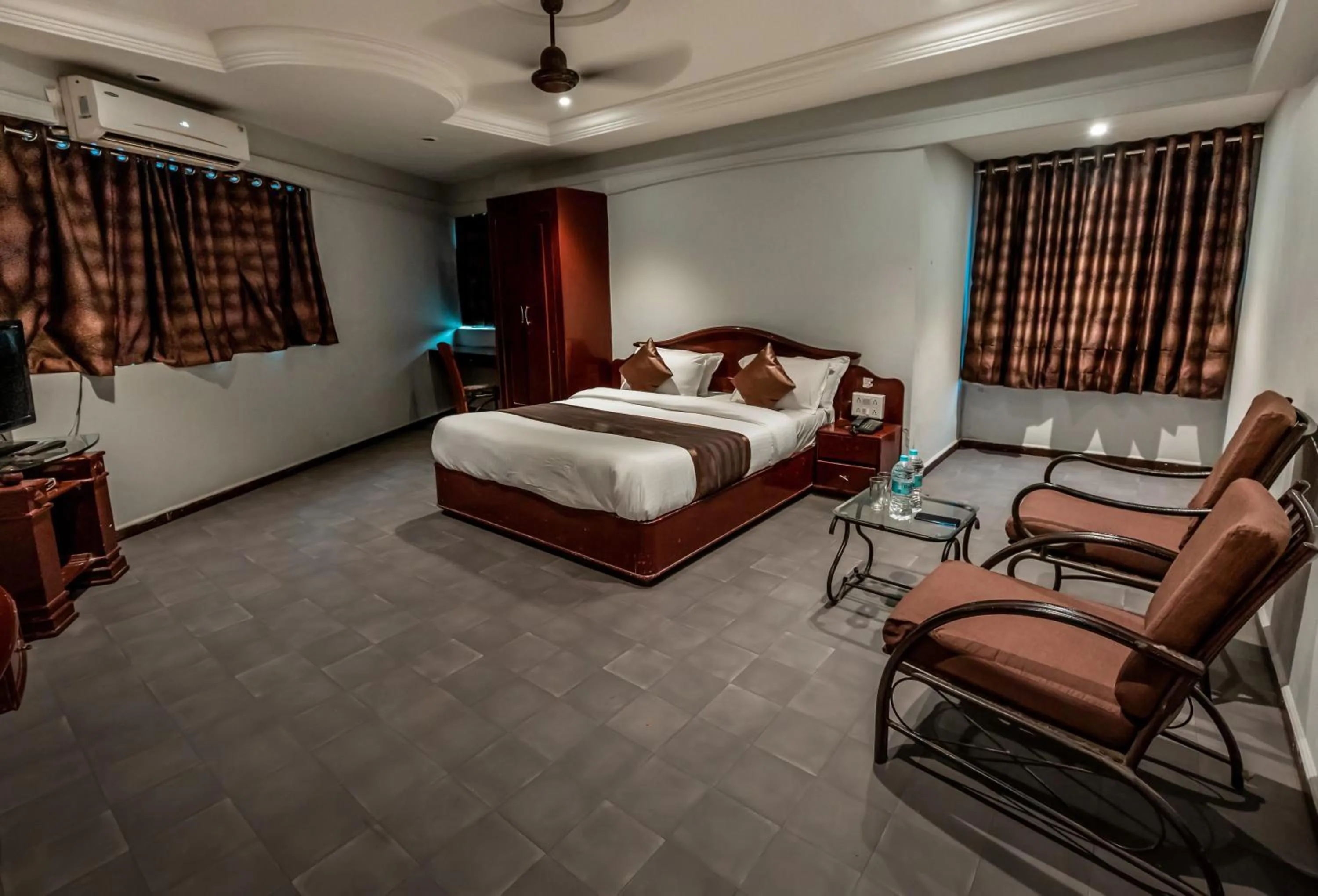 Photo of the whole room, Bed in Hotel JMC Group