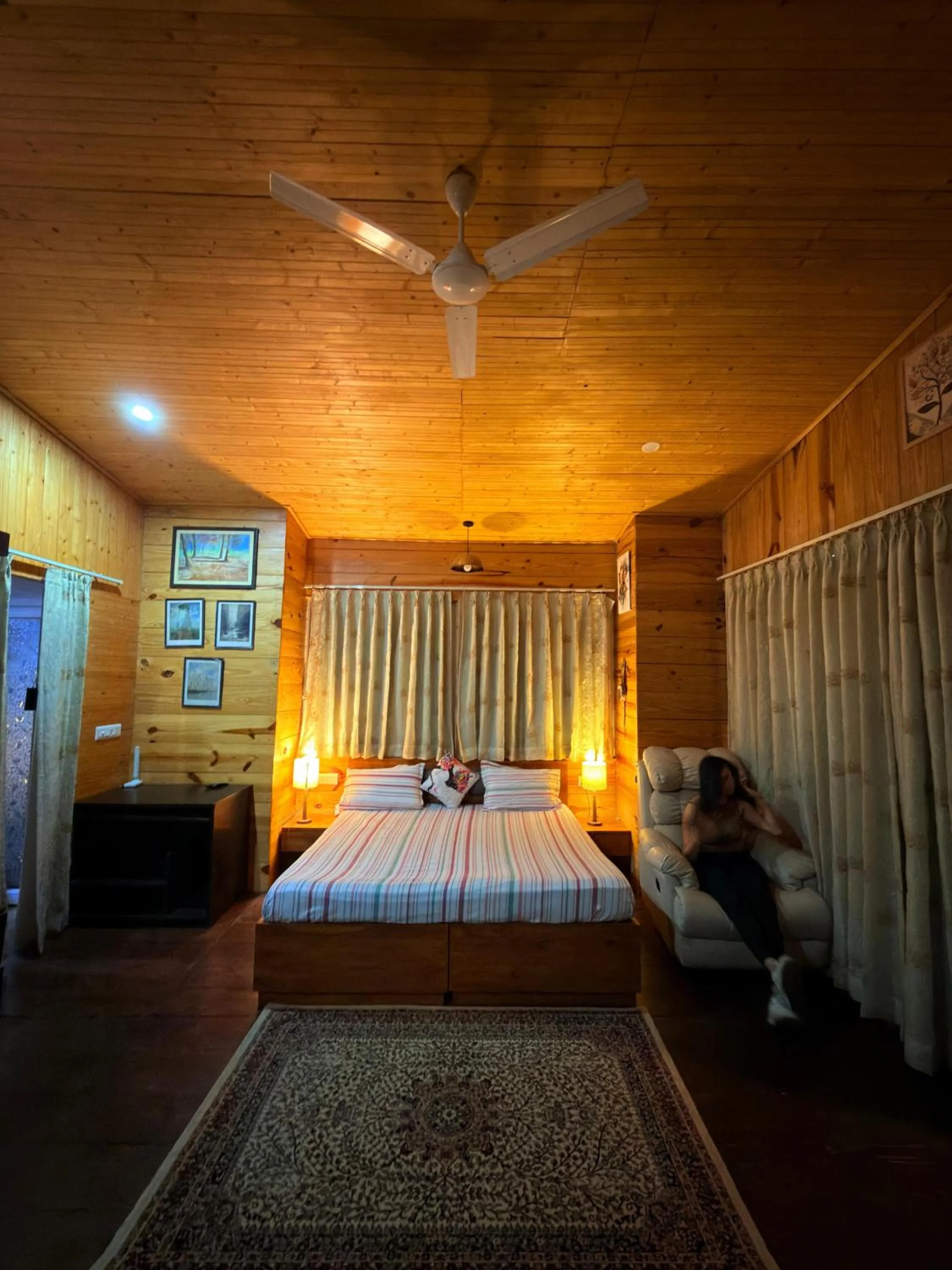 Bed in Bougainvilla Mountain Retreat, near Bhimtal