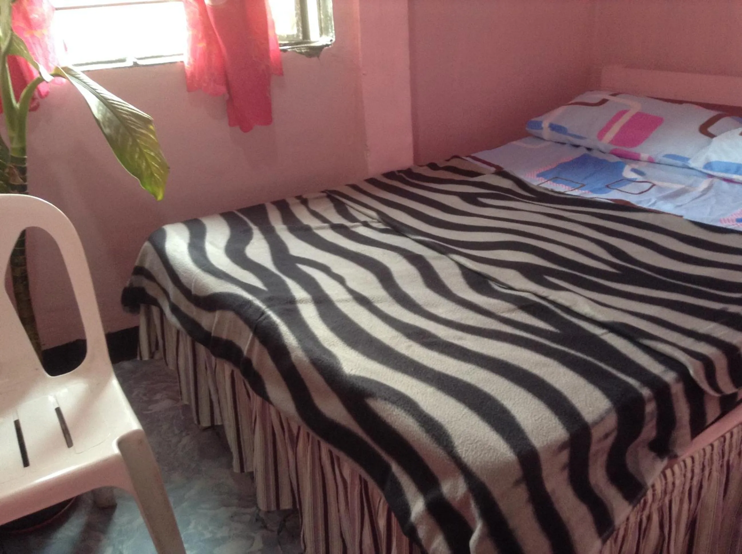 Decorative detail, Bed in CV Bed n Bath