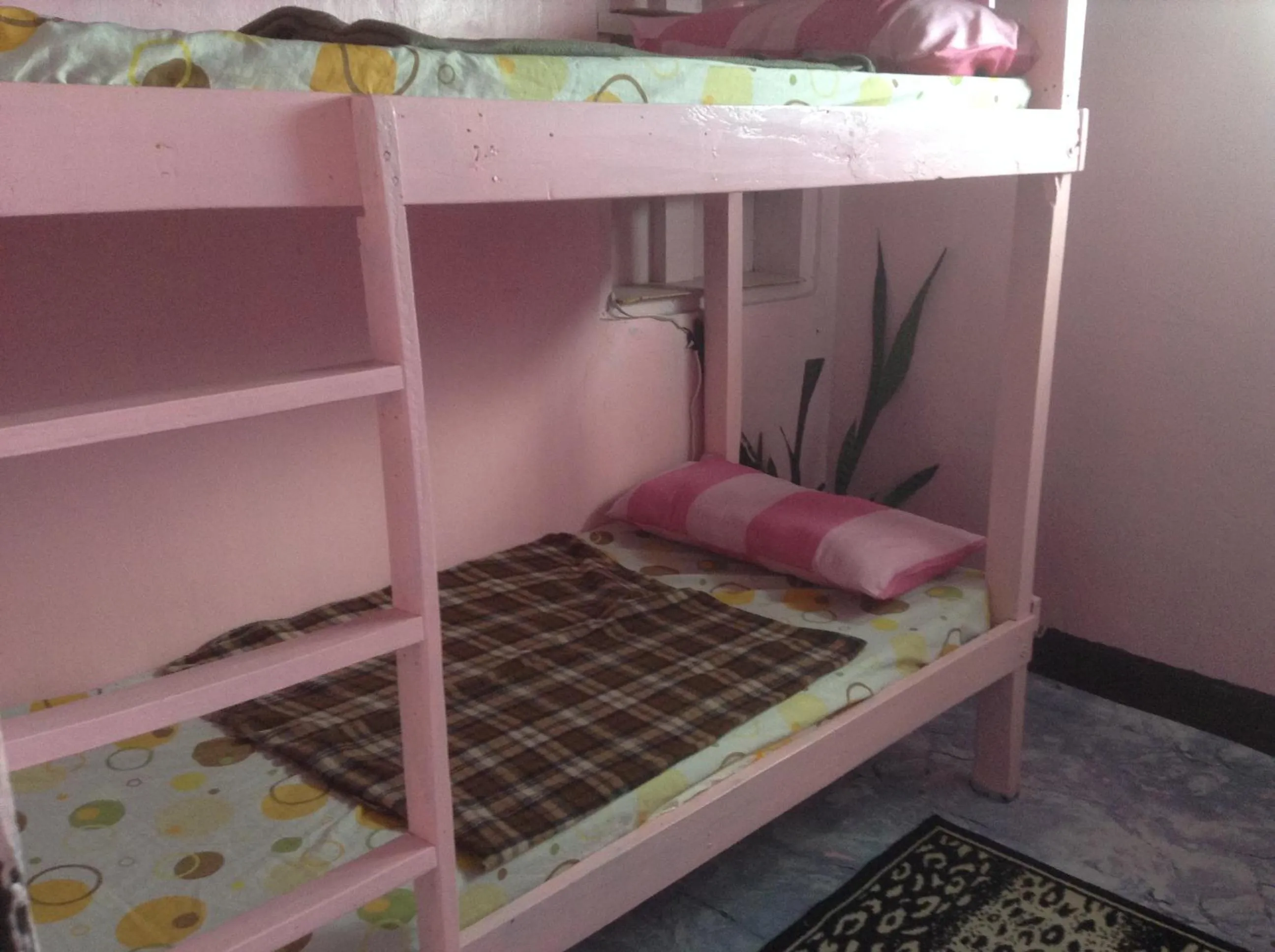 Decorative detail, Bed in CV Bed n Bath