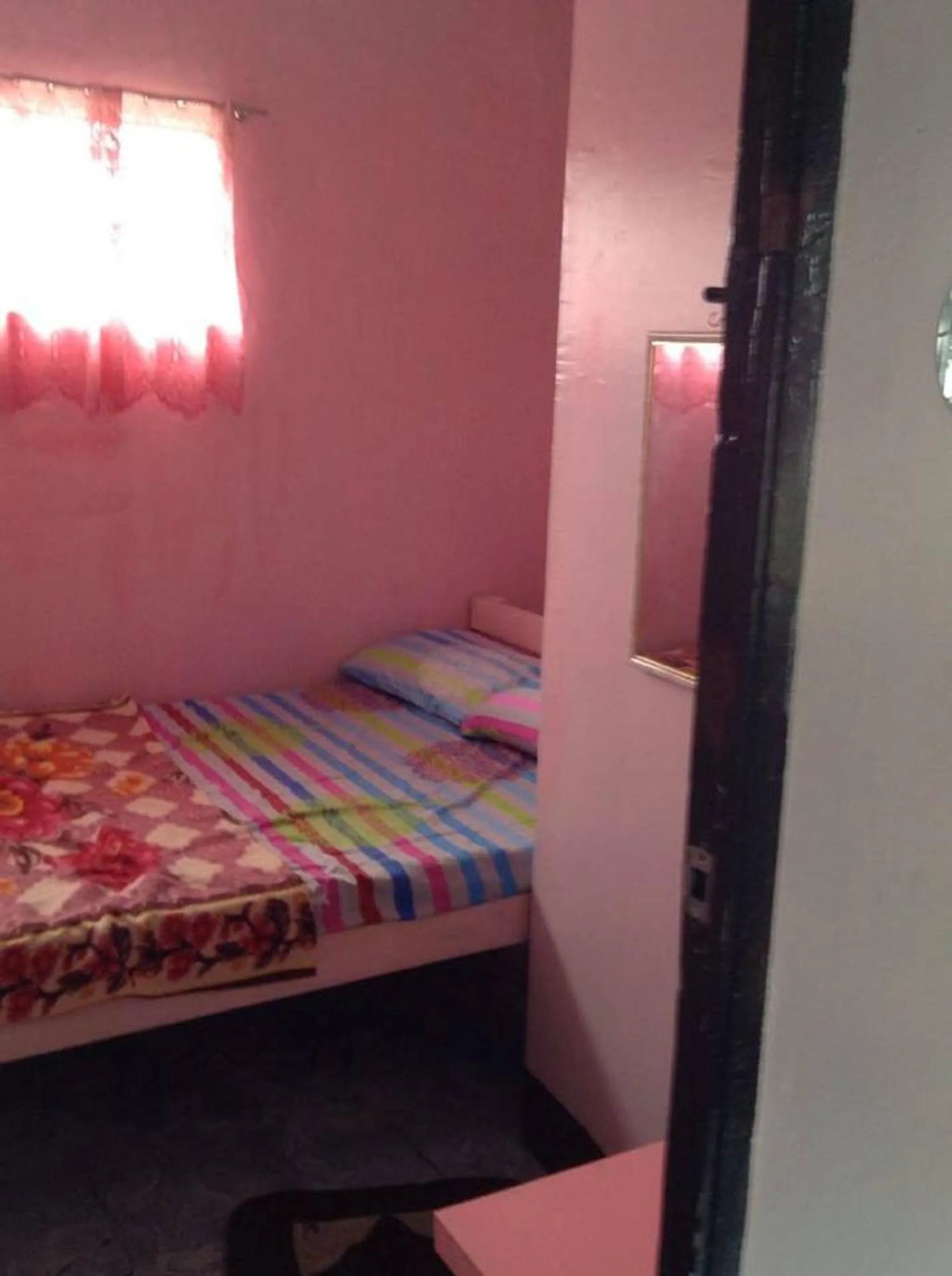 Bedroom, Bed in CV Bed n Bath