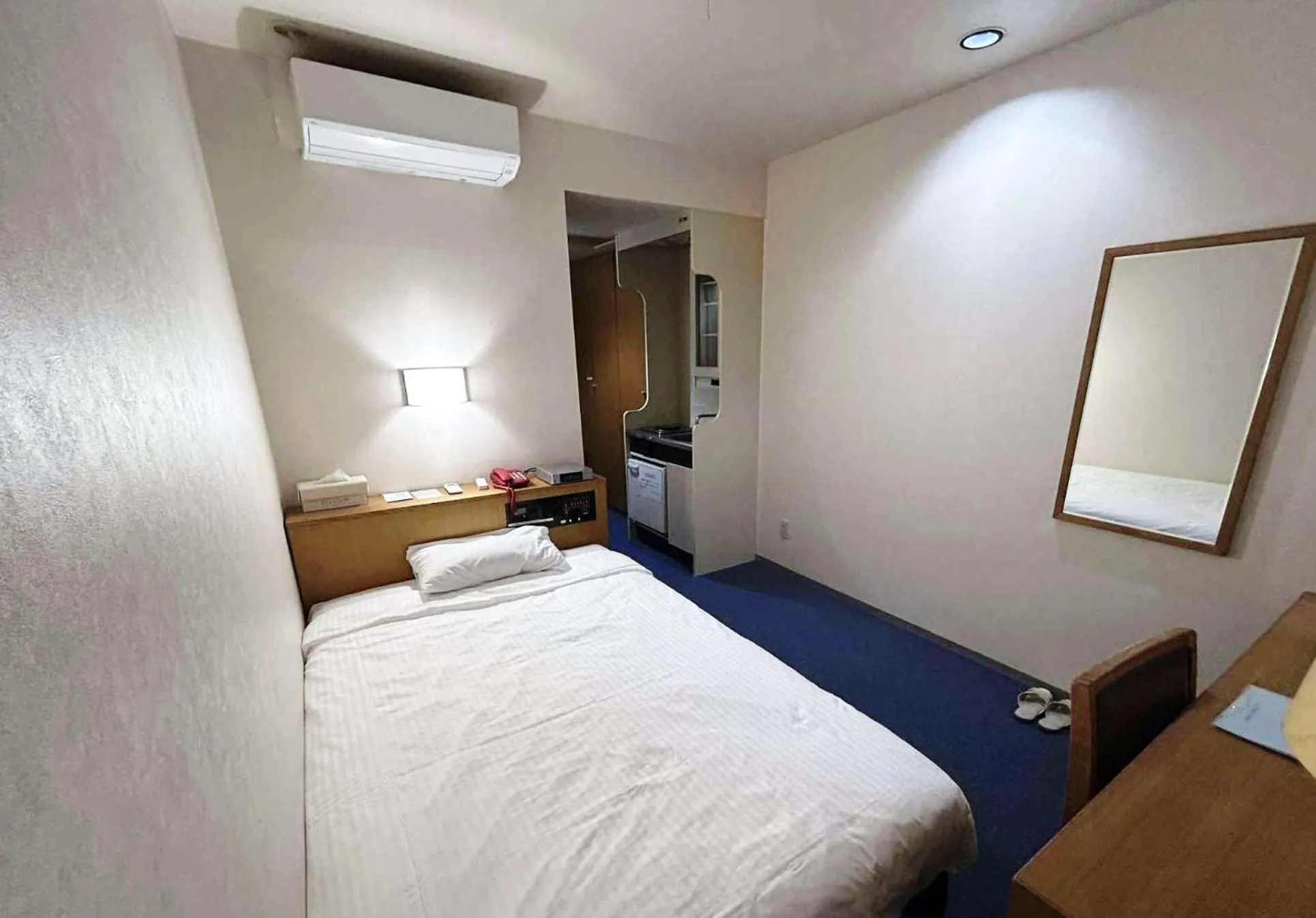 Kitchen or kitchenette, Bed in Sankei City Hotel Hachioji