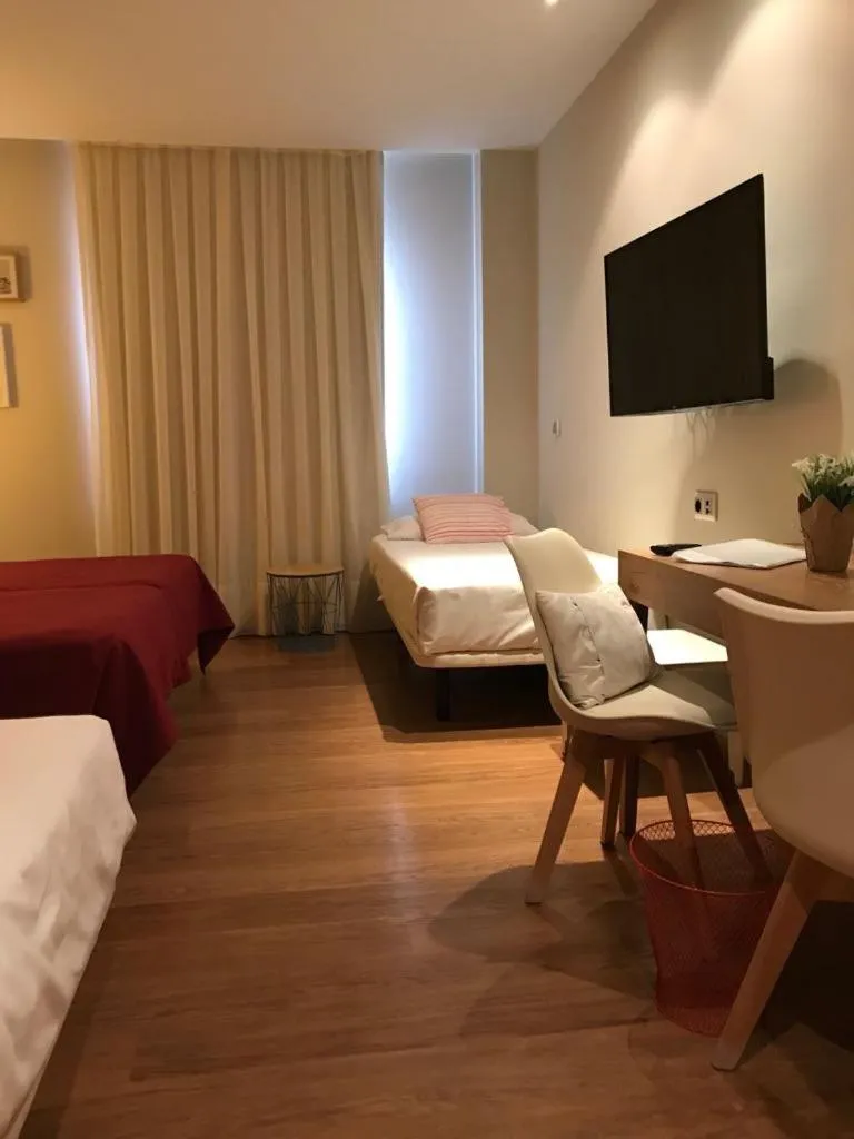 Decorative detail, Bed in Hotel Entredos