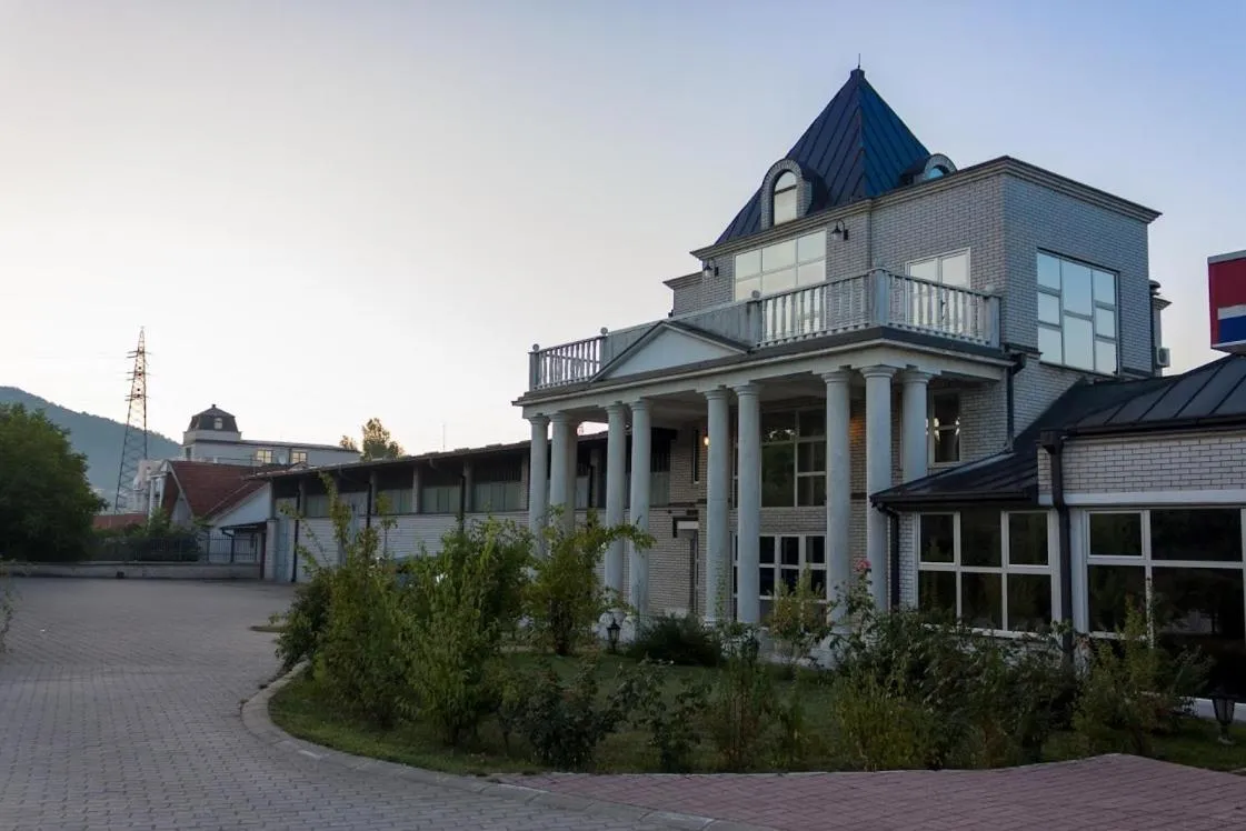 Property building in Vila Lux Milikic