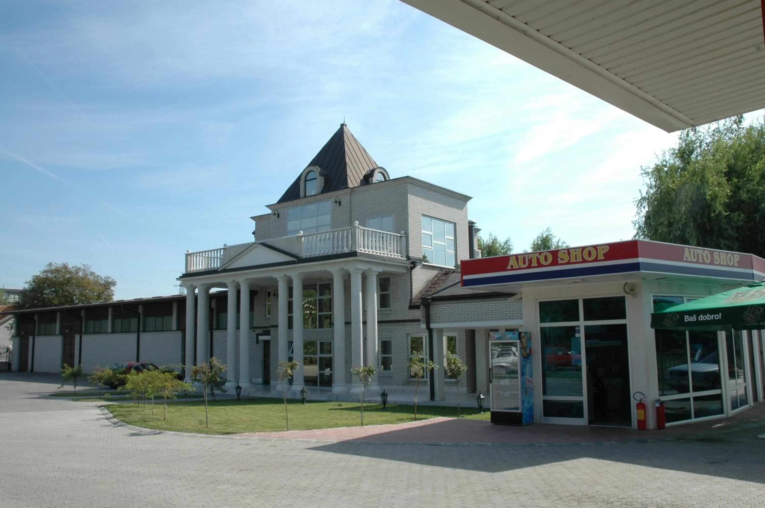 Vila Lux Milikic