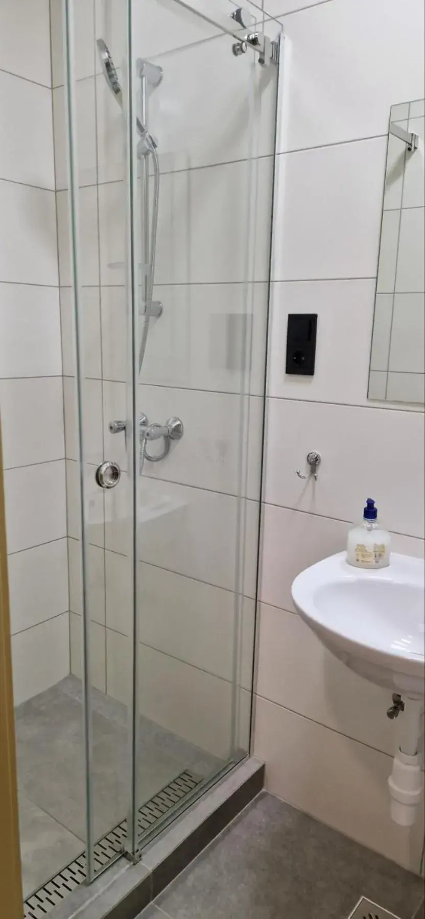 Economy Quadruple Room in Tulipan Hotel Aquapark Economy Quadruple Room in Tulipan Hotel Aquapark