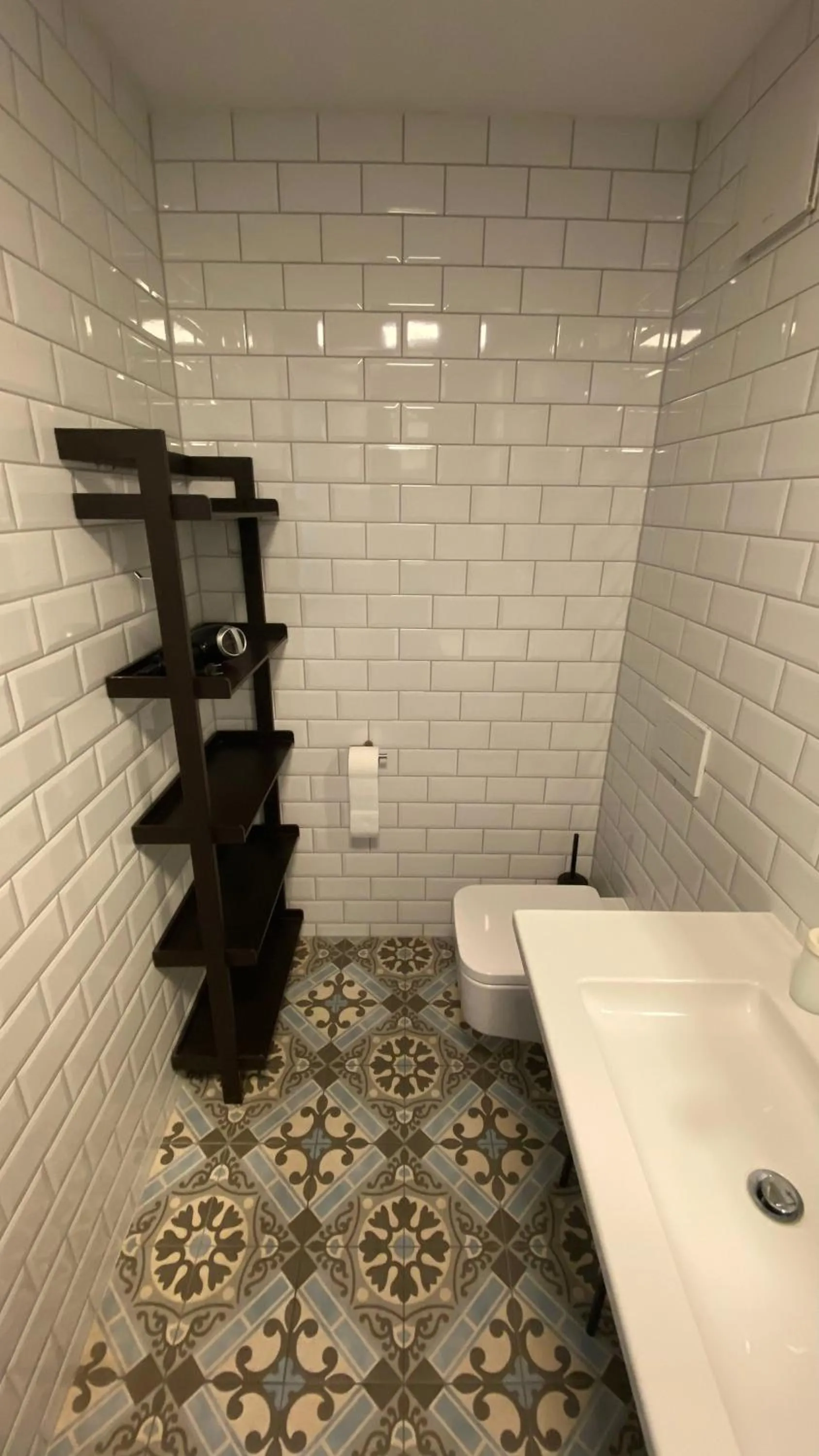 Bathroom in LOFT Astoria Suites by Vagabond