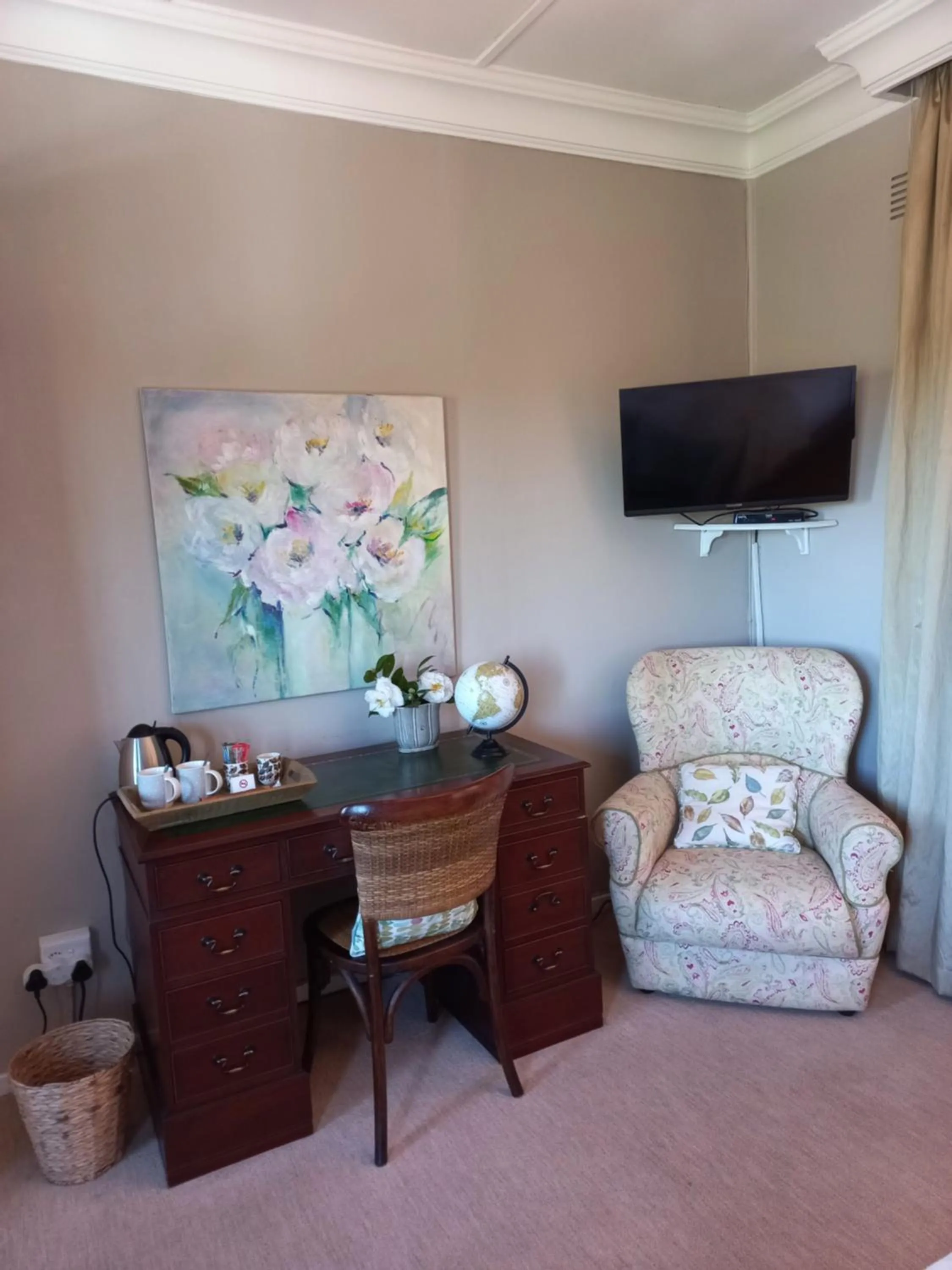 Seating area in 18 Pioneer BnB