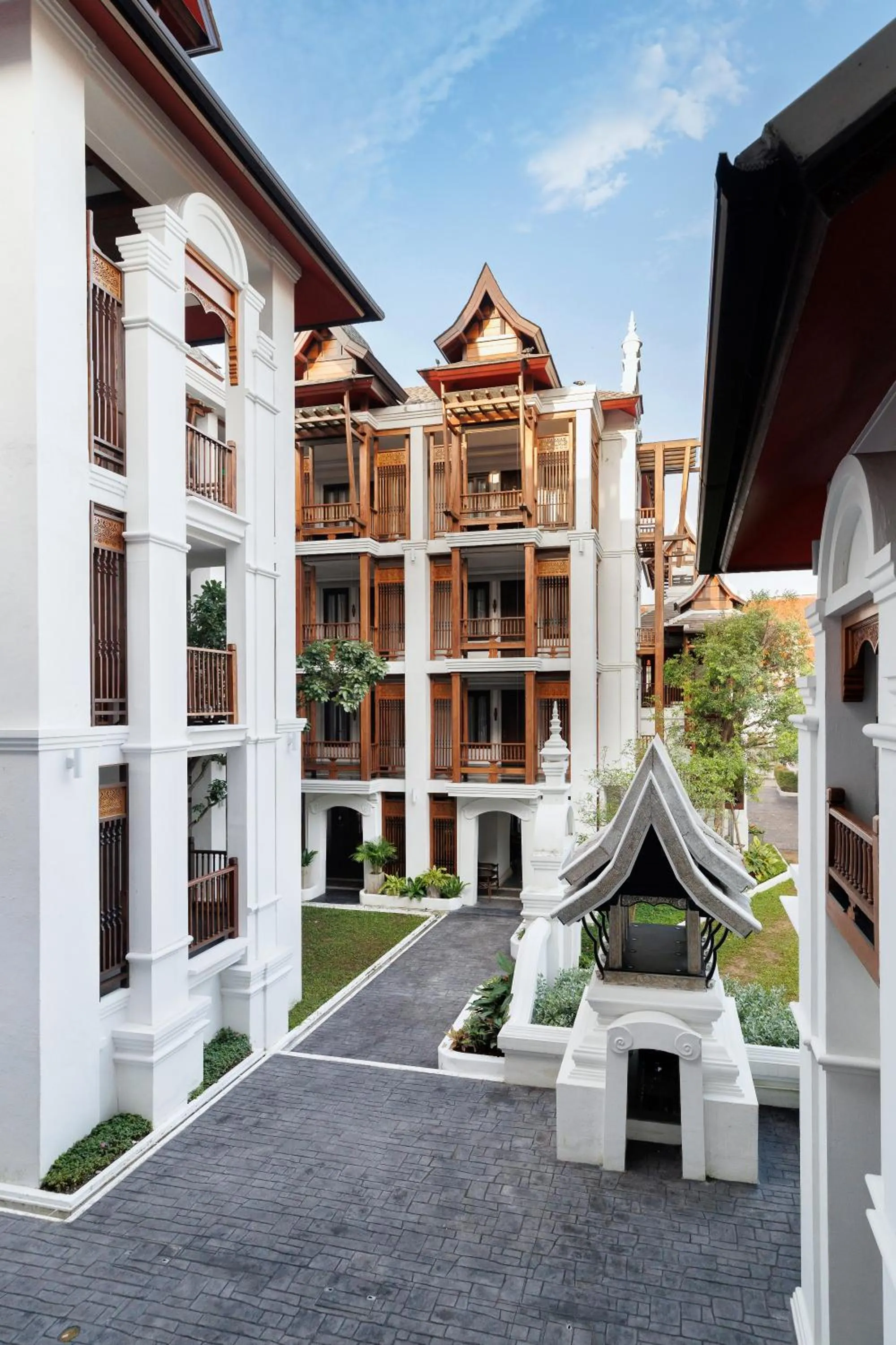 Property building in Akira Thaphae Hotel